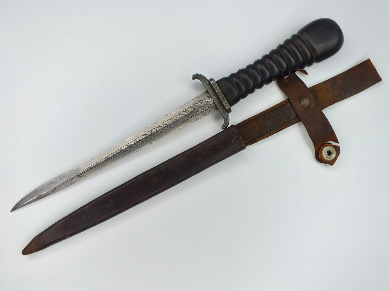 Antique German Germany French France WW1 Trench Fighting Dagger Knife with Sheath: French or German WW1 Trench Fighting Knife with Leather Sheath. The knife is solid, no loose parts. Measurements pictured. Conditions pictured.