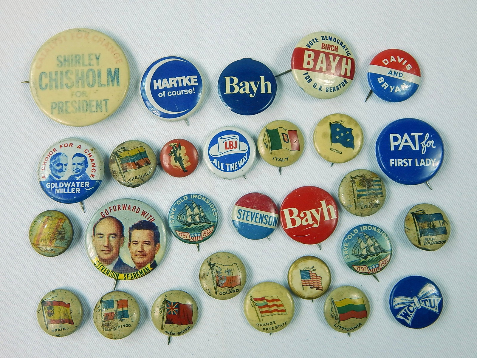 Vintage US 29 Set Pin Badge Button Flag Country Political: Vintage US Lot of 29 Pins