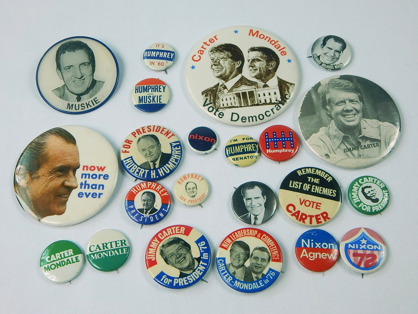Vintage US 22 Set Pin Badge Button Political Election Campaign: Vintage US Lot of 22 Pins