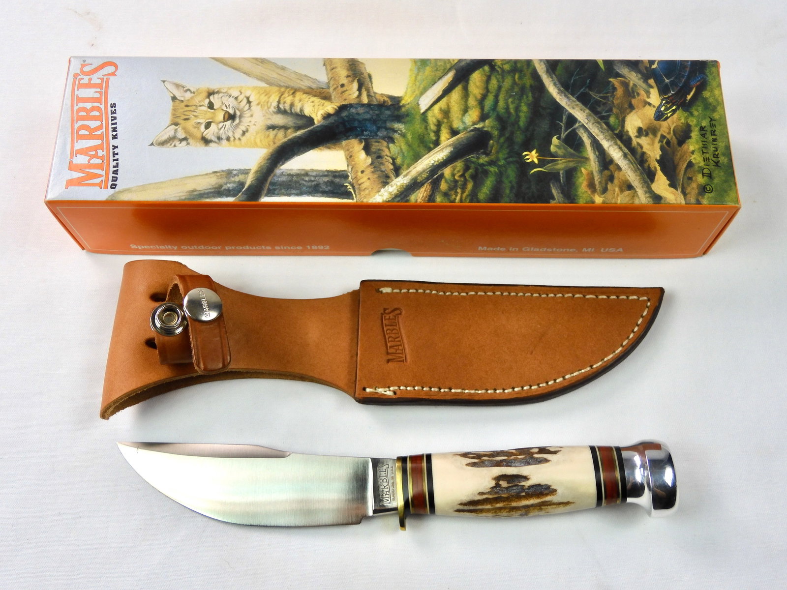Marbles Gladstone USA Mint Woodcraft Knife: Marbles Gladstone USA Mint Woodcraft fixed blade knife. With leather sheath and box. 9" long with 4 3/4" blade.