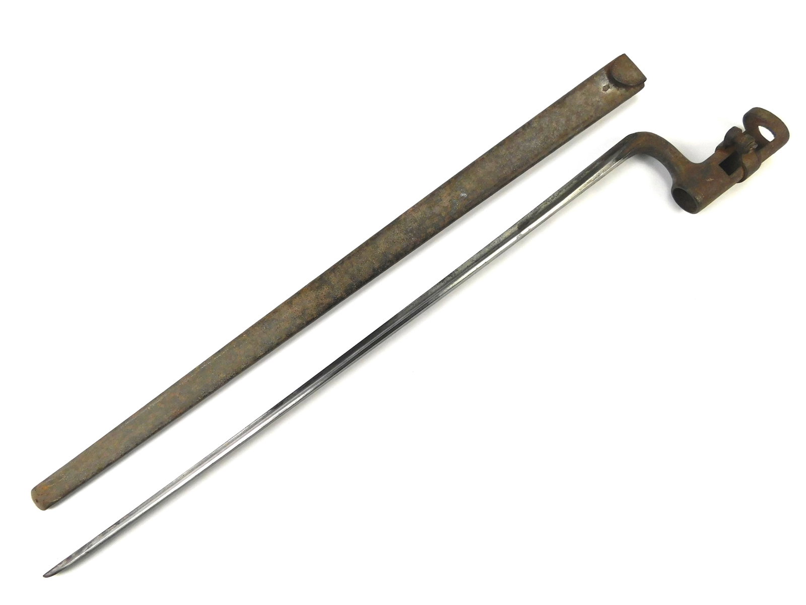 Antique US Indian Wars Model 1873 Springfield Rifle Socket Bayonet w/ Scabbard: US Indian Wars Period Model 1873 Spingfield Rifle Socket Bayonet with Scabbard. 20 3/4" total length.