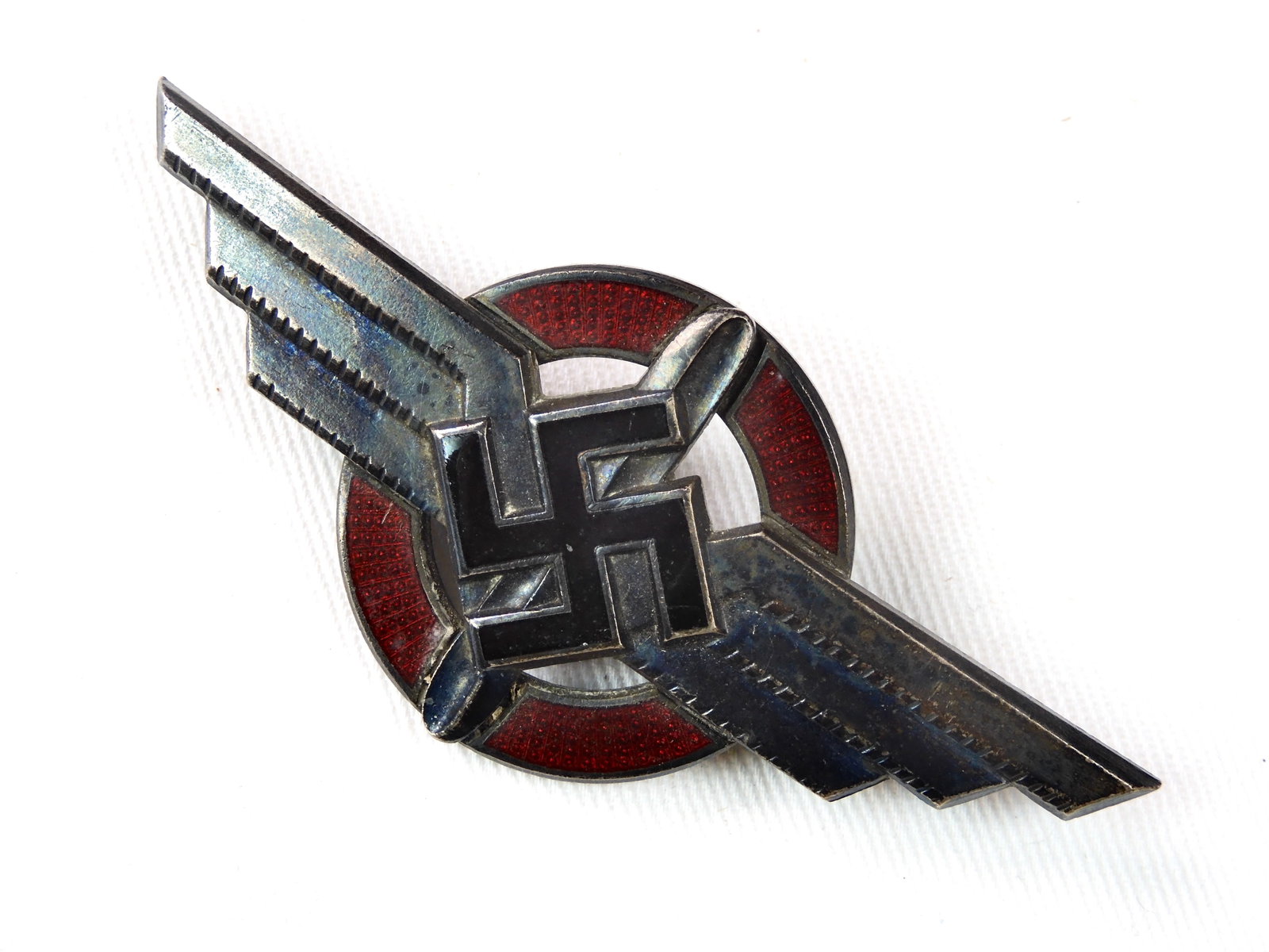 German Germany WW2 Nazi Enameled Flight Pin Badge: German WW2 Enameled Flight Badge