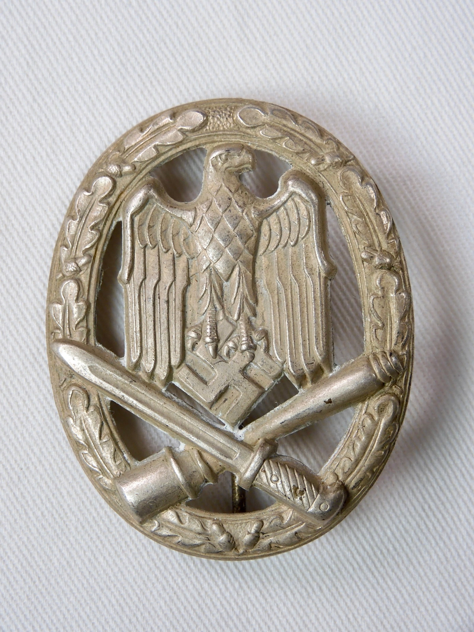 German Germany WW2 General Assault Badge Pin Medal: German WW2 General Assault Badge