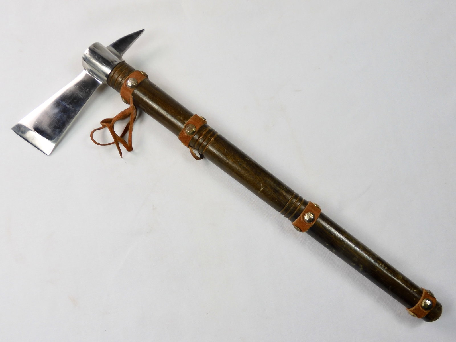 Custom Made Handmade Tomahawk Axe Hatchet: Custom Made Tomahawk. Measurements are pictured