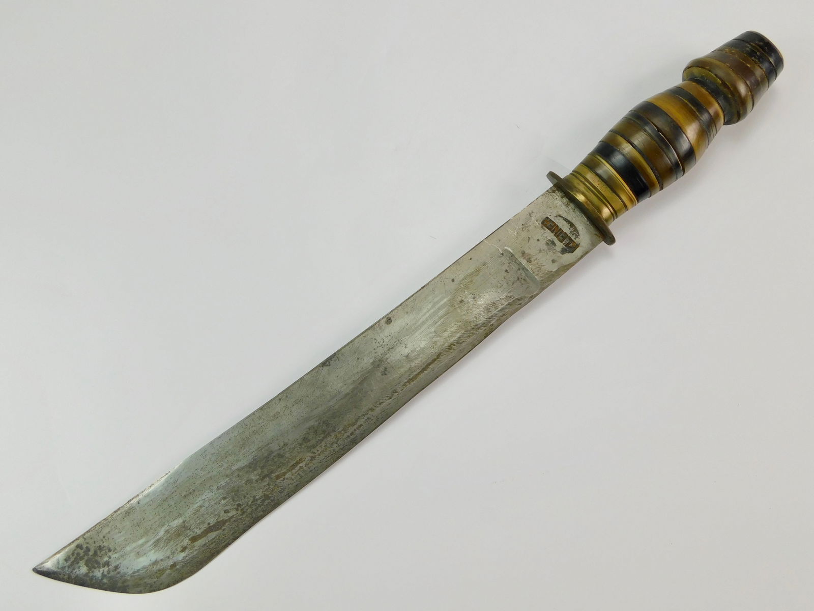 Vintage South American America Machete Fighting Knife: Vintage South American Machete. Horn handle. No sheath. 16 1/2" total length. Blade is 11 7/8".