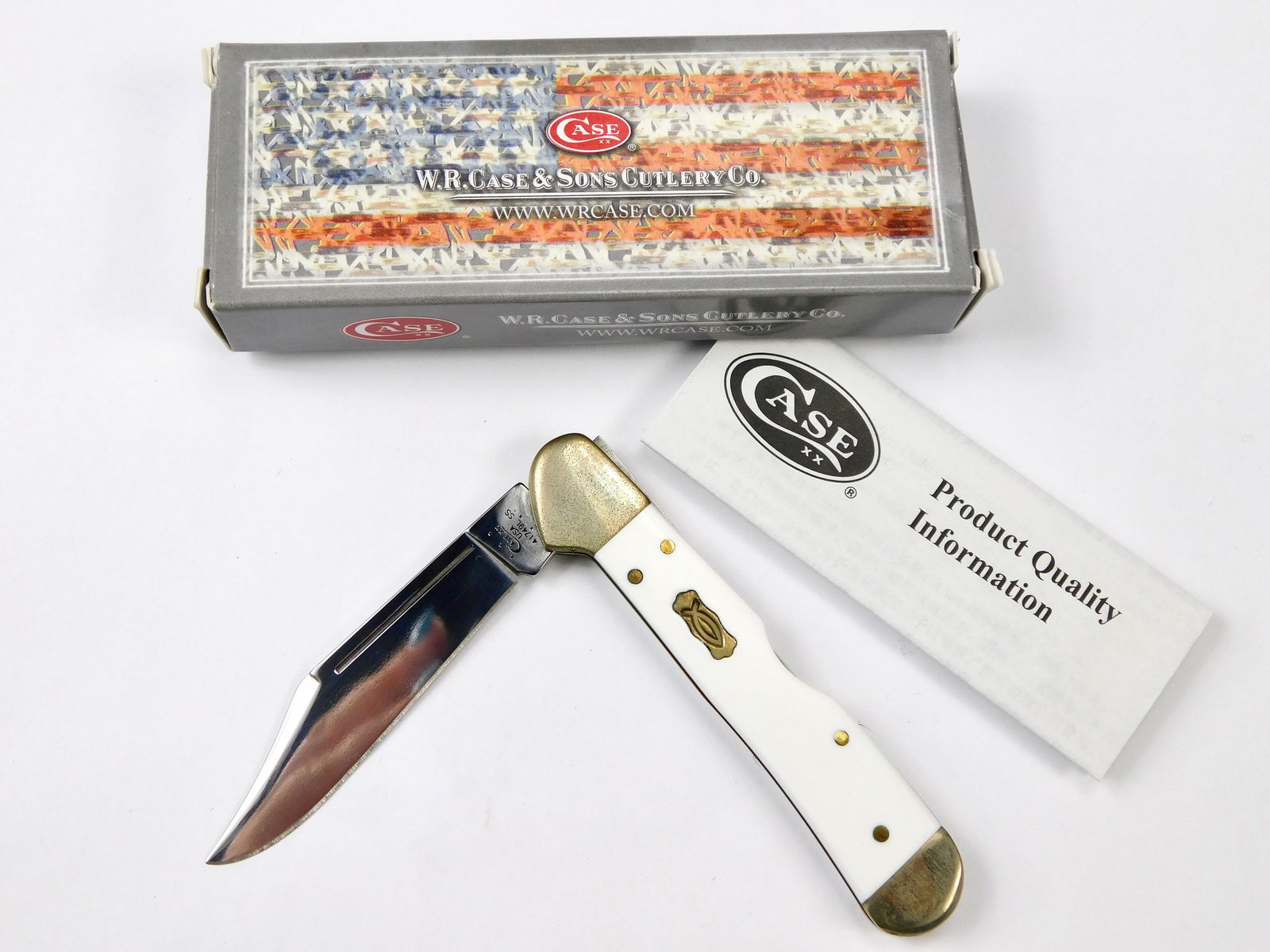 US 2014 Case XX Tested 41749L Mini Copperlock White Folding Pocket Knife: US 2014 Case XX Tested 41749L Mini Copperlock White Folding Pocket Knife with Box. New old stock. Measurements are pictured.