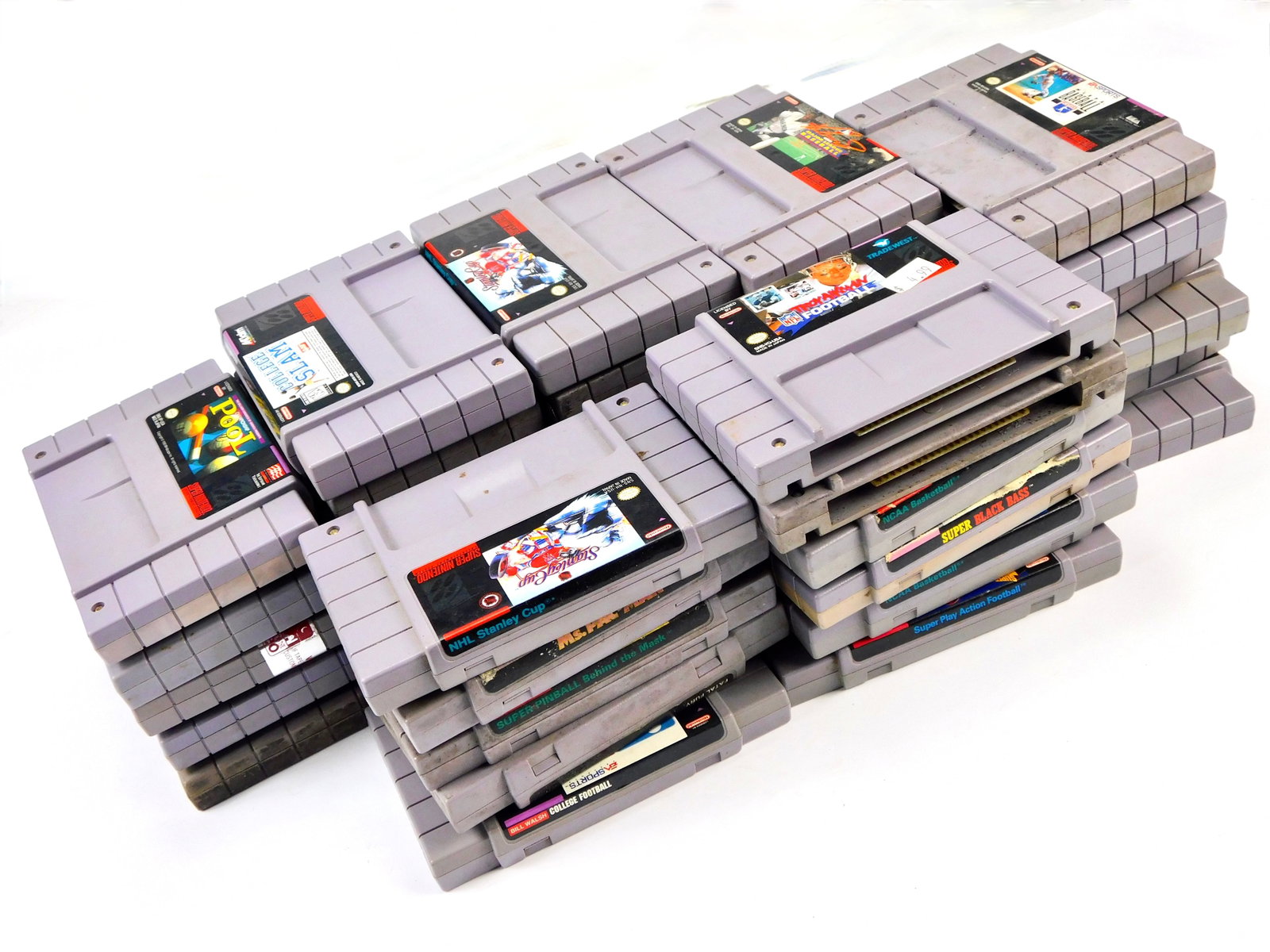 Set of 40 1992 Nintendo Video Game Japan Made: Set of 40 1992 Nintendo Video Games. Japan Made