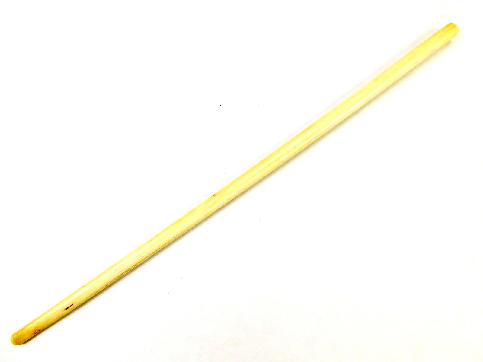 Antique Polished Ox Bone Long Lady's Cigarette Holder Mouthpiece: Antique Polished Ox Bone Long Lady's Cigarette Holder. No international shipping for this item.