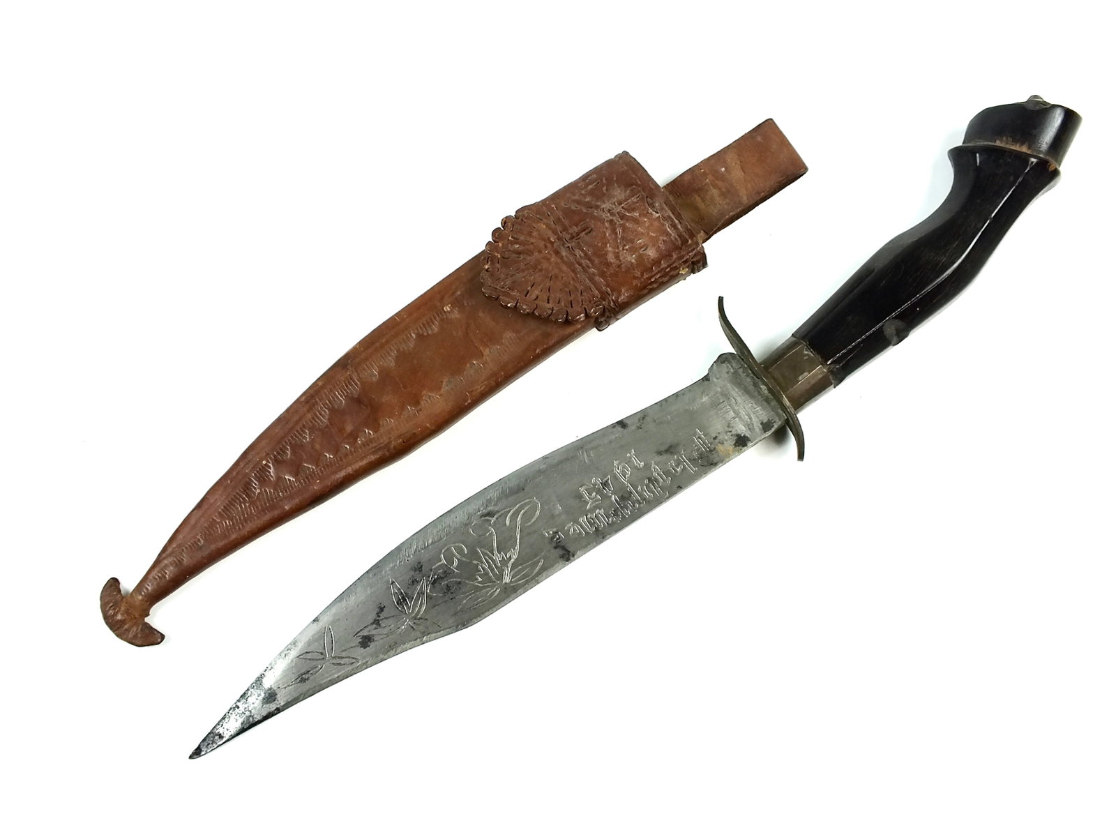 Philippine Philippines WW2 Engraved Bowie Fighting Knife w/ Sheath: Philippines WW2 Engraved Bowie Fighting Knife with Leather SheathThe crossguard is a little loose. Measurements pictured. Conditions pictured.