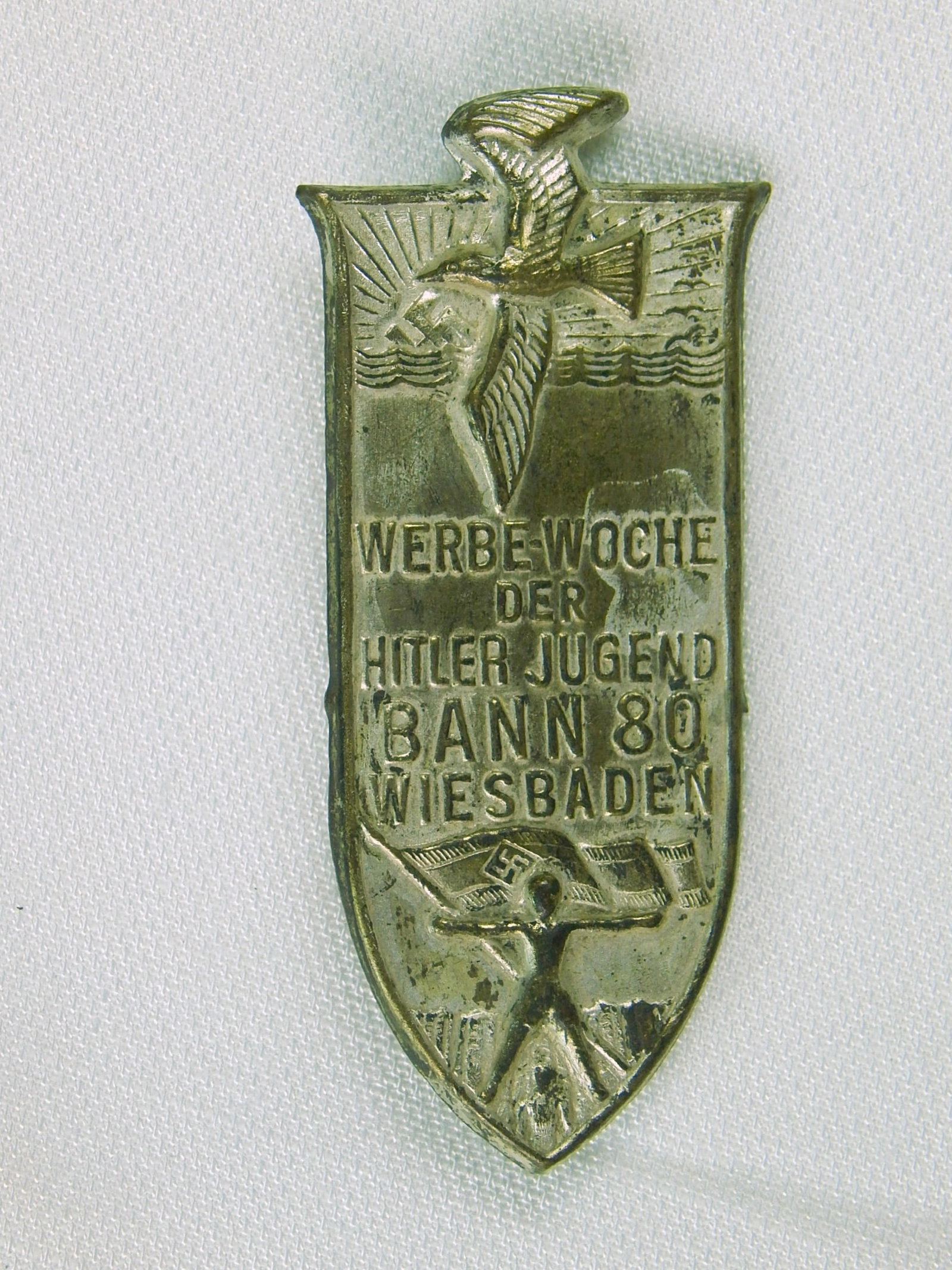 German Germany Nazi WW2 Pin Badge Order Medal: German WW2 Badge. Size: 2 1/4" X 1".