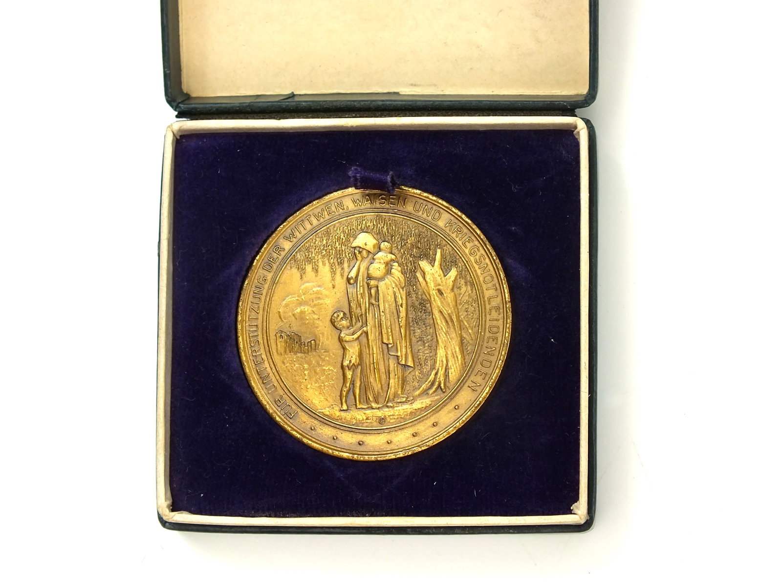 German Germany WW1 Widow Orphans Bronze Table Medal: German WW1 Widow & Orphans Bronze Table Medal with Box