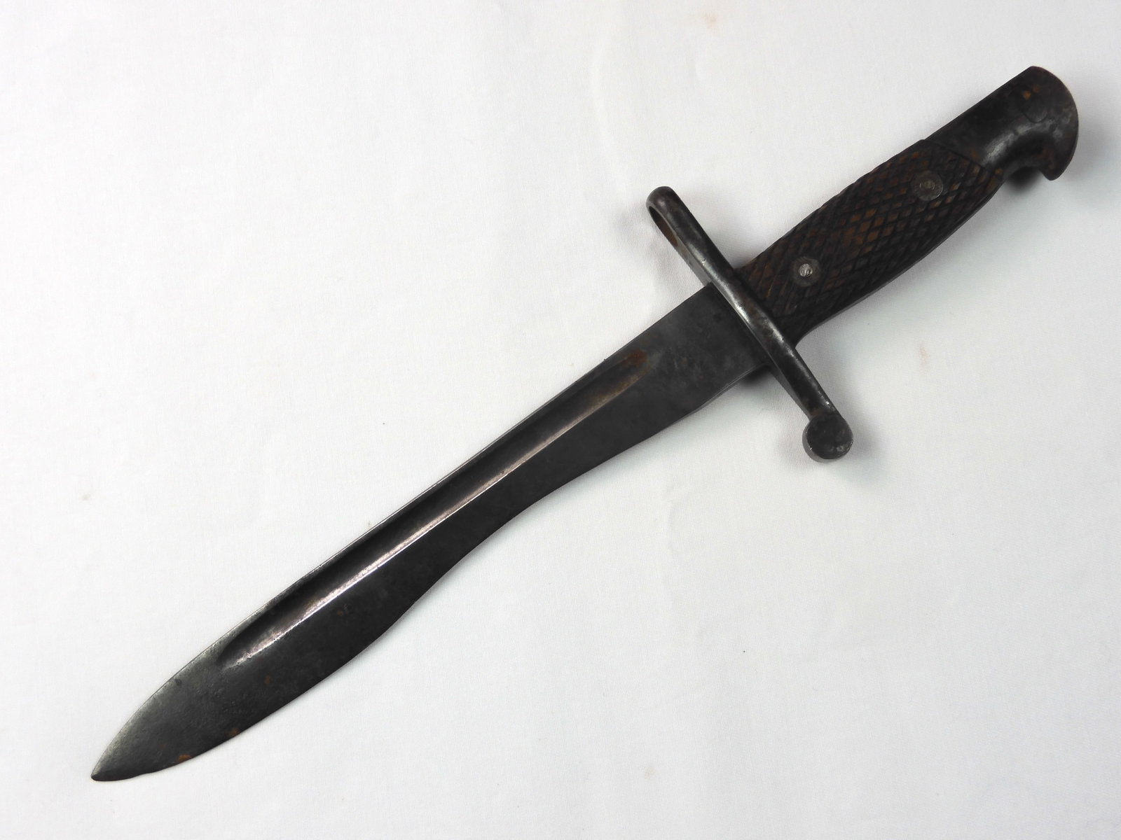 Spanish Spain WW2 Model 1941 Bayonet Knife: Spanish WW2 Model 1941 Bayonet. No scabbard. 16 7/8" long with 11 3/4" blade. Push-button works.