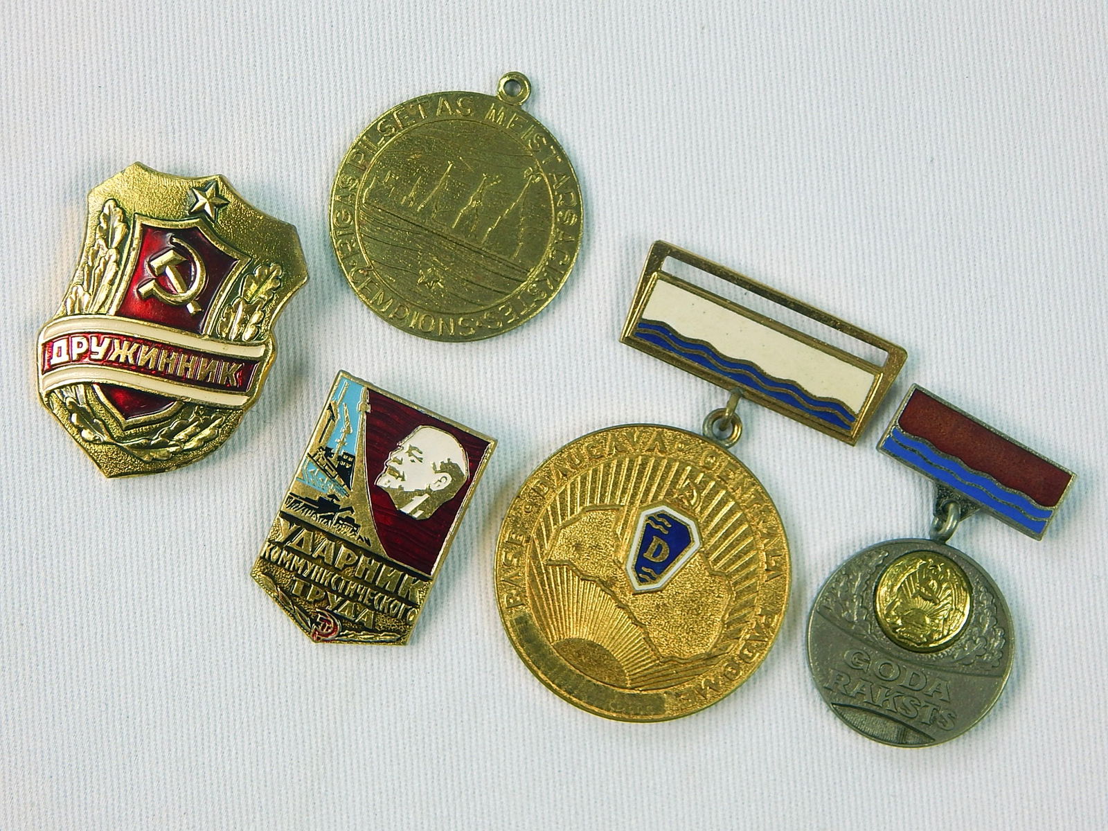 Vintage Soviet Russian Russia Latvia USSR Badge Pin Medal: Vintage Soviet Russian Latvian Lot of 5 Badges