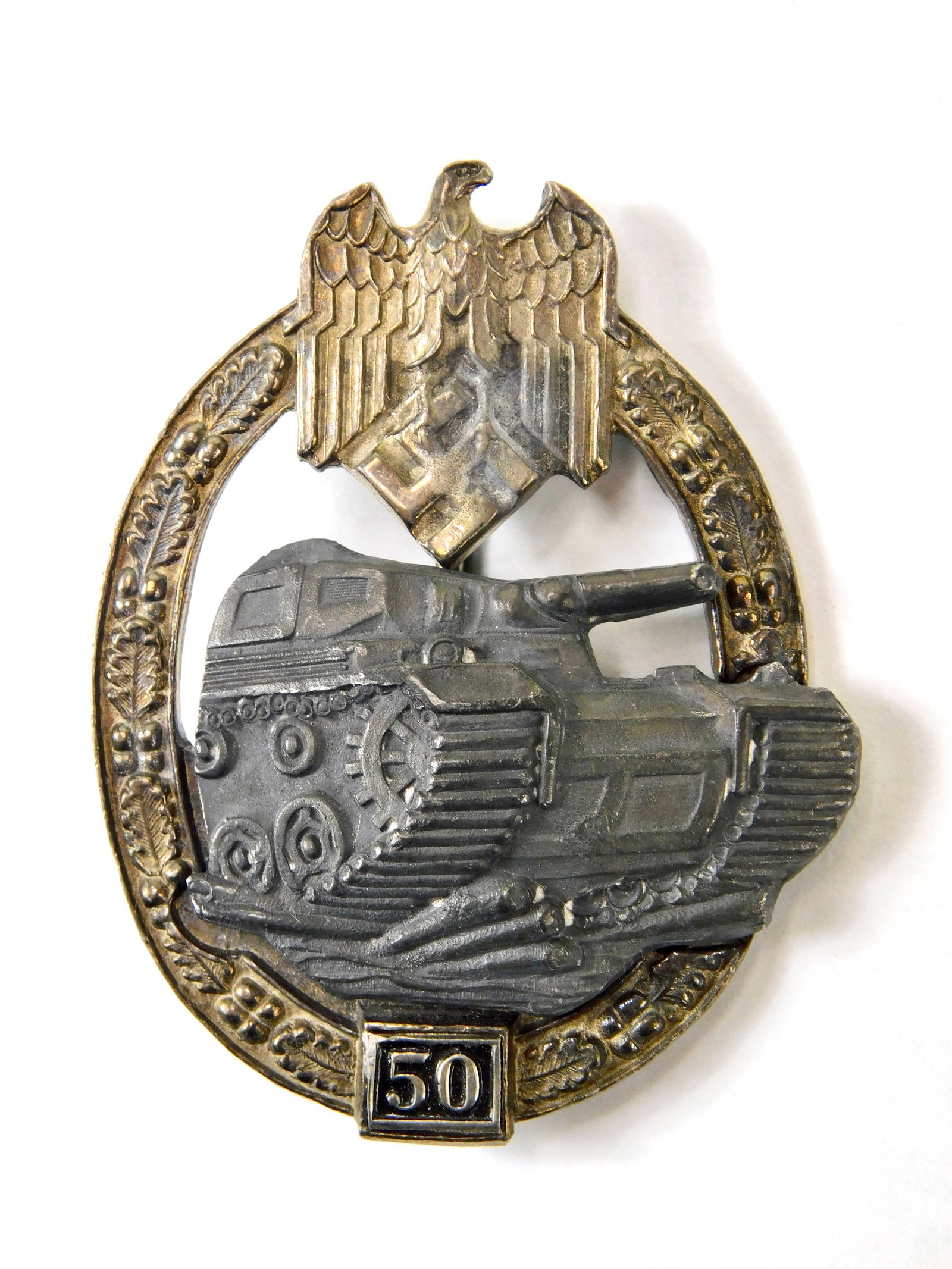 German Germany WW2 Badge Pin: German WW2 Badge., not authenticated, sold as is