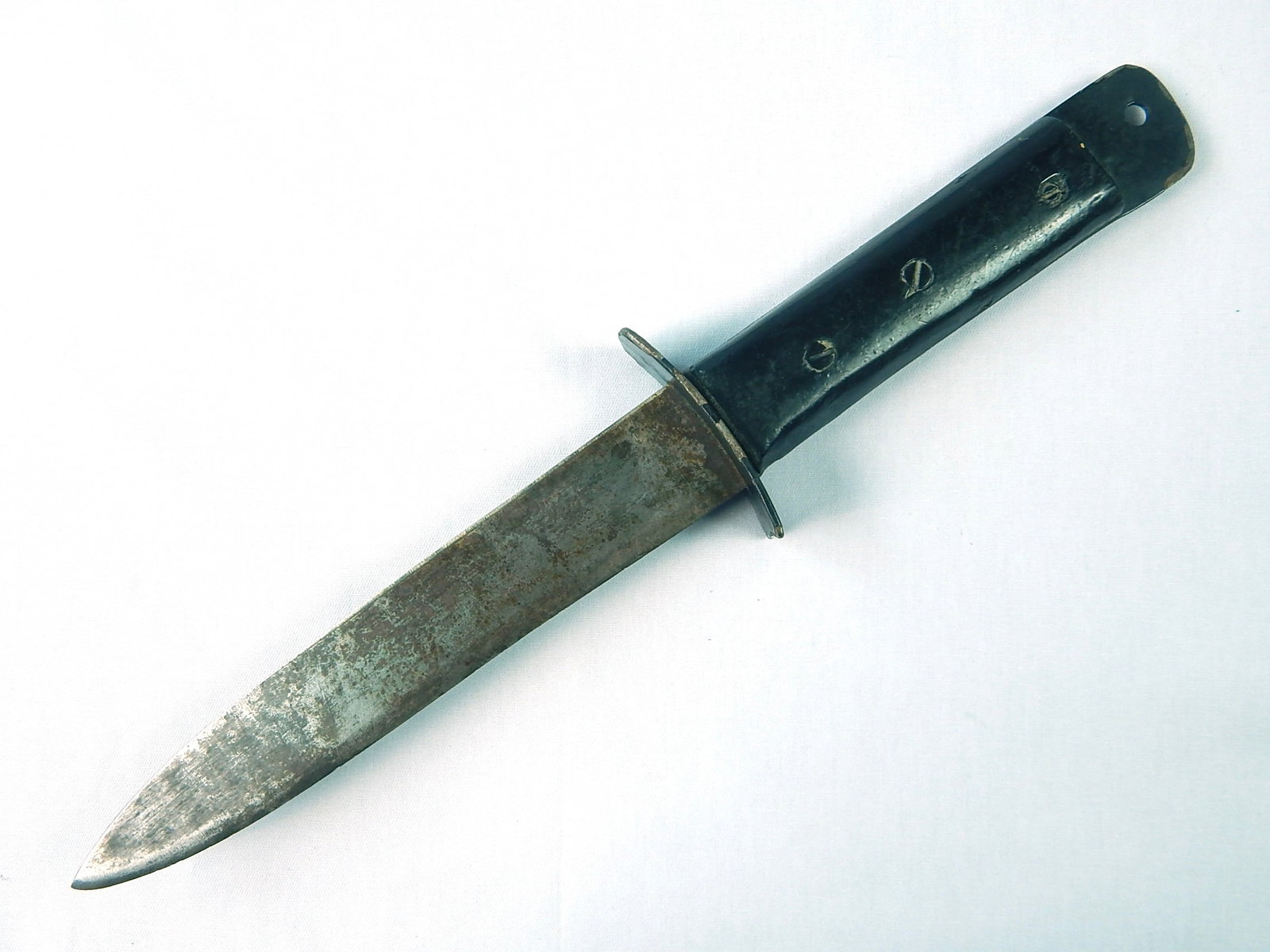 Vintage Old US Crudely Custom Made Large Fighting Knife: Vintage US Crudely Custom Made Large Fighting Knife. No sheath. 15 7/8" total length. The blade is 9 1/4".