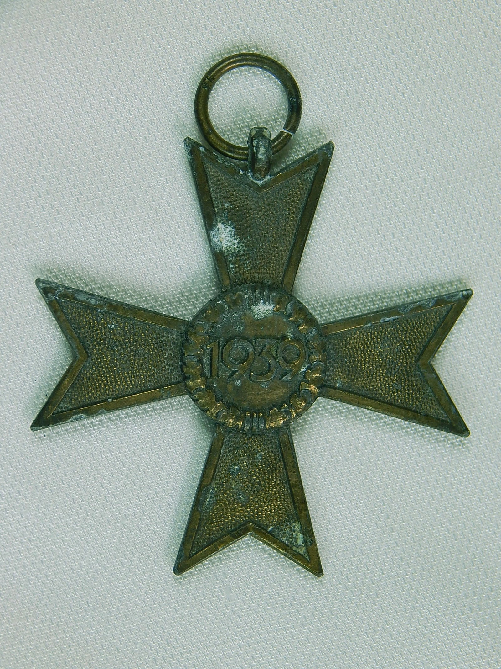 German Germany Nazi WW2 Merit Cross 2 Class Medal Badge: German WW2 Merit Cross 2nd Class. Marked ring.