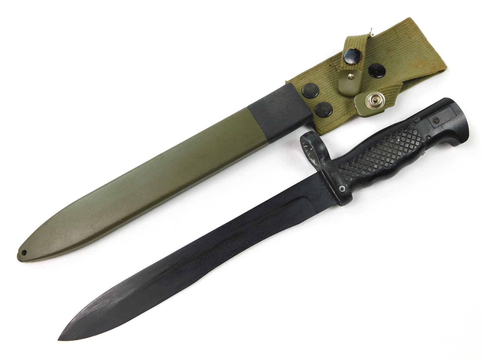 Vintage Spanish Spain Bayonet Fighting Knife: Vintage Spanish Bayonet with Scabbard. 13 1/4" total length. Blade is 8 3/4".