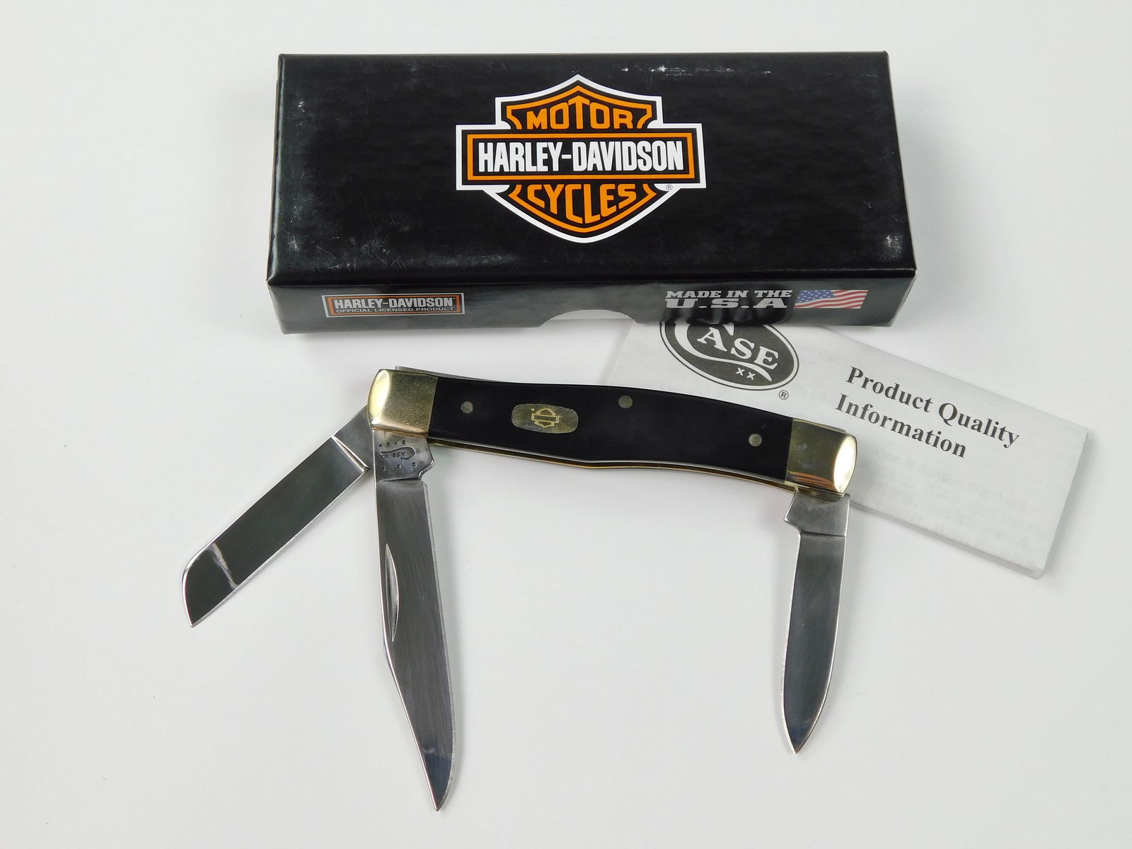 2013 Case XX Tested 23032 SS Stockman HD Folding Knife: US 2013 Case XX Tested 23032 SS Stockman Black Harley Davidson Folding Pocket Knife with Box. New old stock. The blades snap, no wobble. Measurements are pictured.