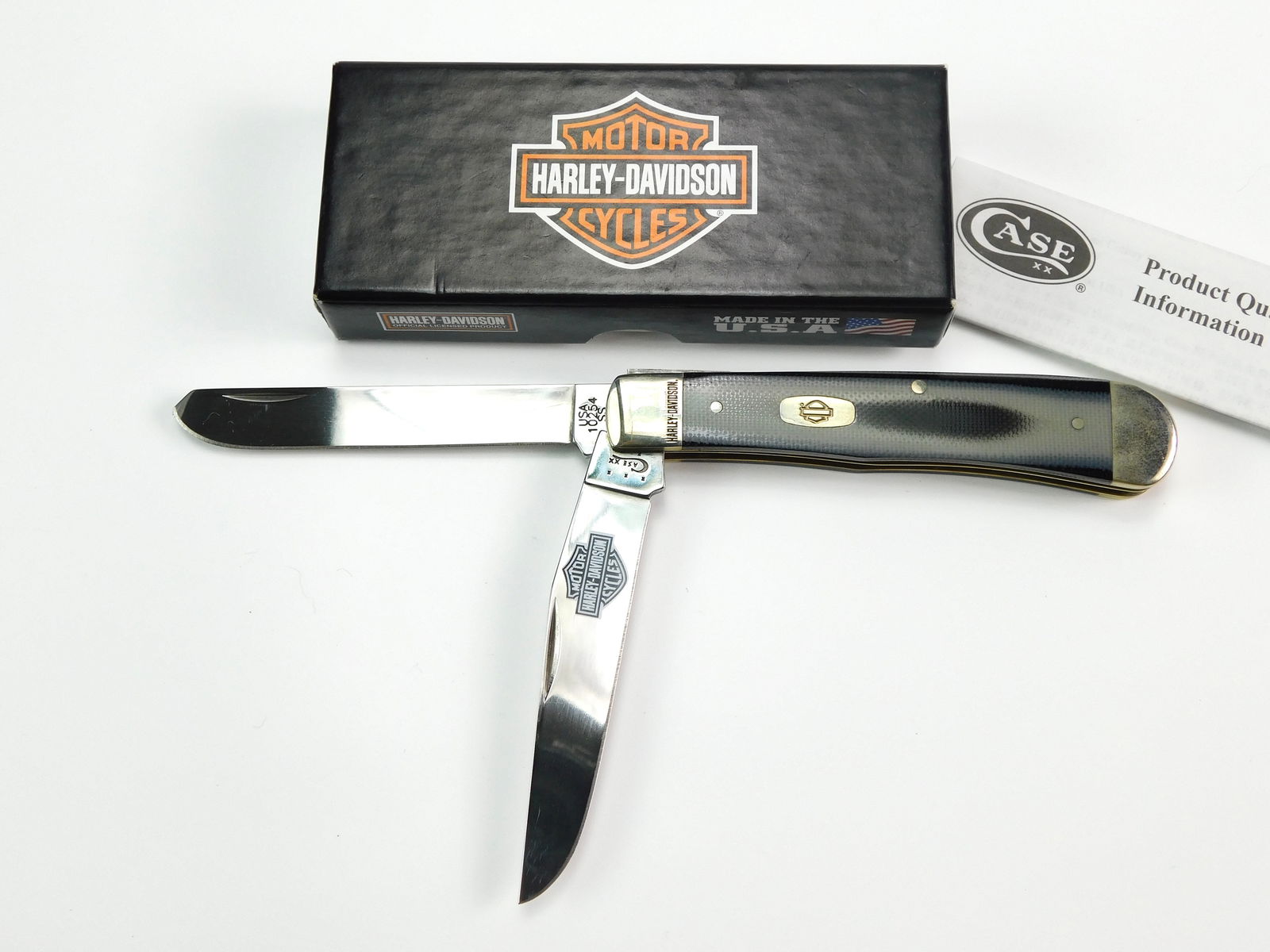 2014 Case XX Tested 10254 SS Trapper Harley Davidson Knife: US 2014 Case XX Tested 10254 SS Trapper Black Silver Harley Davidson Folding Pocket Knife with Box. New old stock. Measurements are pictured.