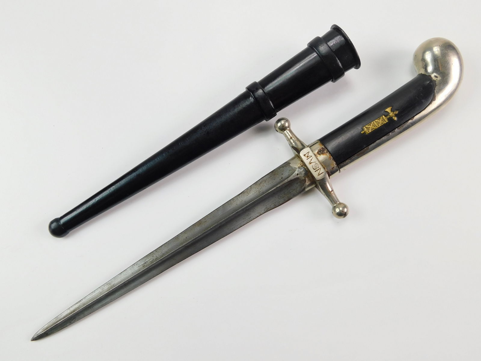 Rare Italian Italy WW2 MVSN Fascist 1 Pattern Dagger Knife: Italian WWII M.V.S.N. Fascist Rare 1st Pattern Fighting Dagger with Scabbard. Size: 12 1/2"long. The blade is 7 3/4".