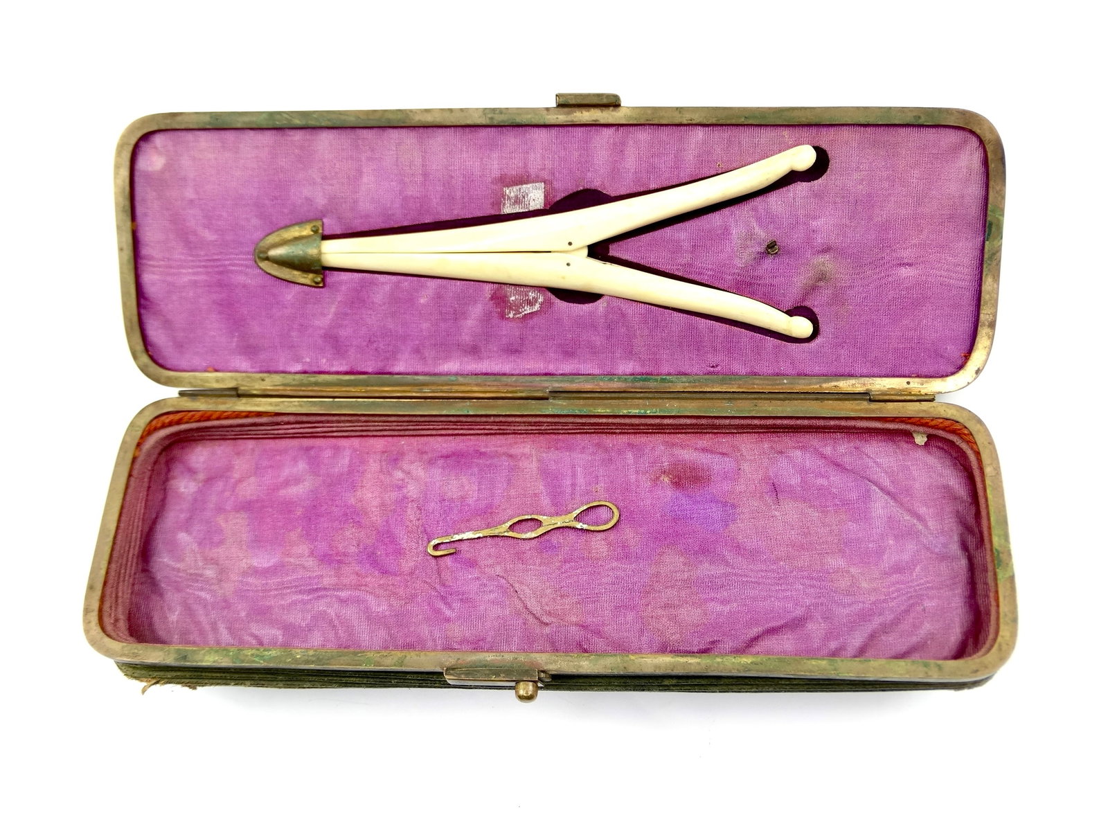 Antique Old Gloves Glove Box Holder: Antique Glove Box