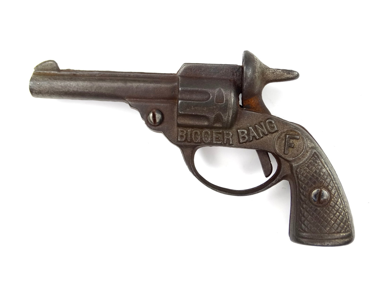 RARE US Kilgore 1930 BIGGER BANG 1 Shot Cast Iron Toy Cap Gun Pistol F in circle: RARE US Kilgore 1930 "BIGGER BANG" 1 Shot Cast Iron Toy Cap Gun "F" in circleIt's not my area of expertise but I think everything works correctly. No international shipping.