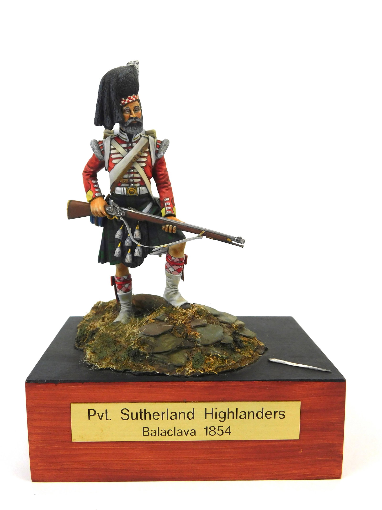 Vintage Painted Large Toy Soldier Figurine Miniature Sergeant British Scottish Highlander 1854: Vintage Colored Painted Large Toy Soldier Figurine. Sergeant, 93rd Sutherland Highlanders Balaclava, 1854.