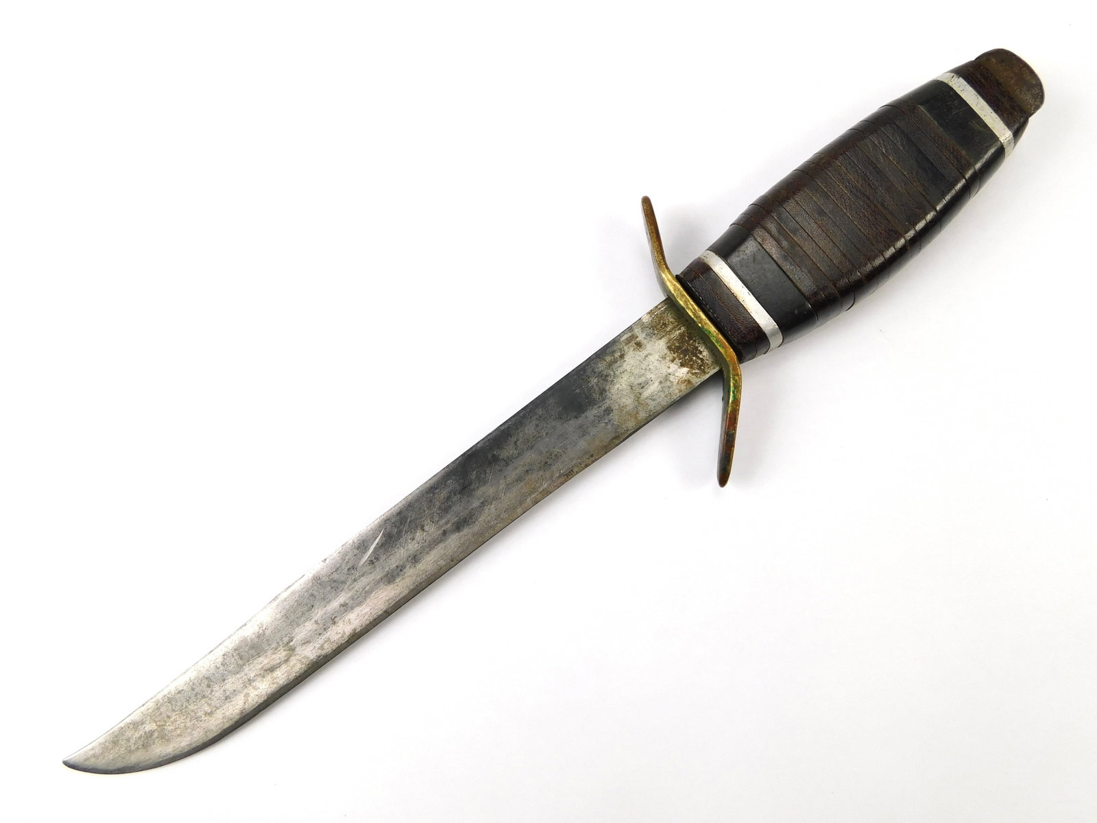 US WW2 Vintage Custom Handmade Theater Fighting Knife: US WW2 Custom Handmade Theater Fighting Knife. No sheath. Guard is not fixed to the handle, rings are loose. 12 1/4" total length. The blade is 8 1/8"