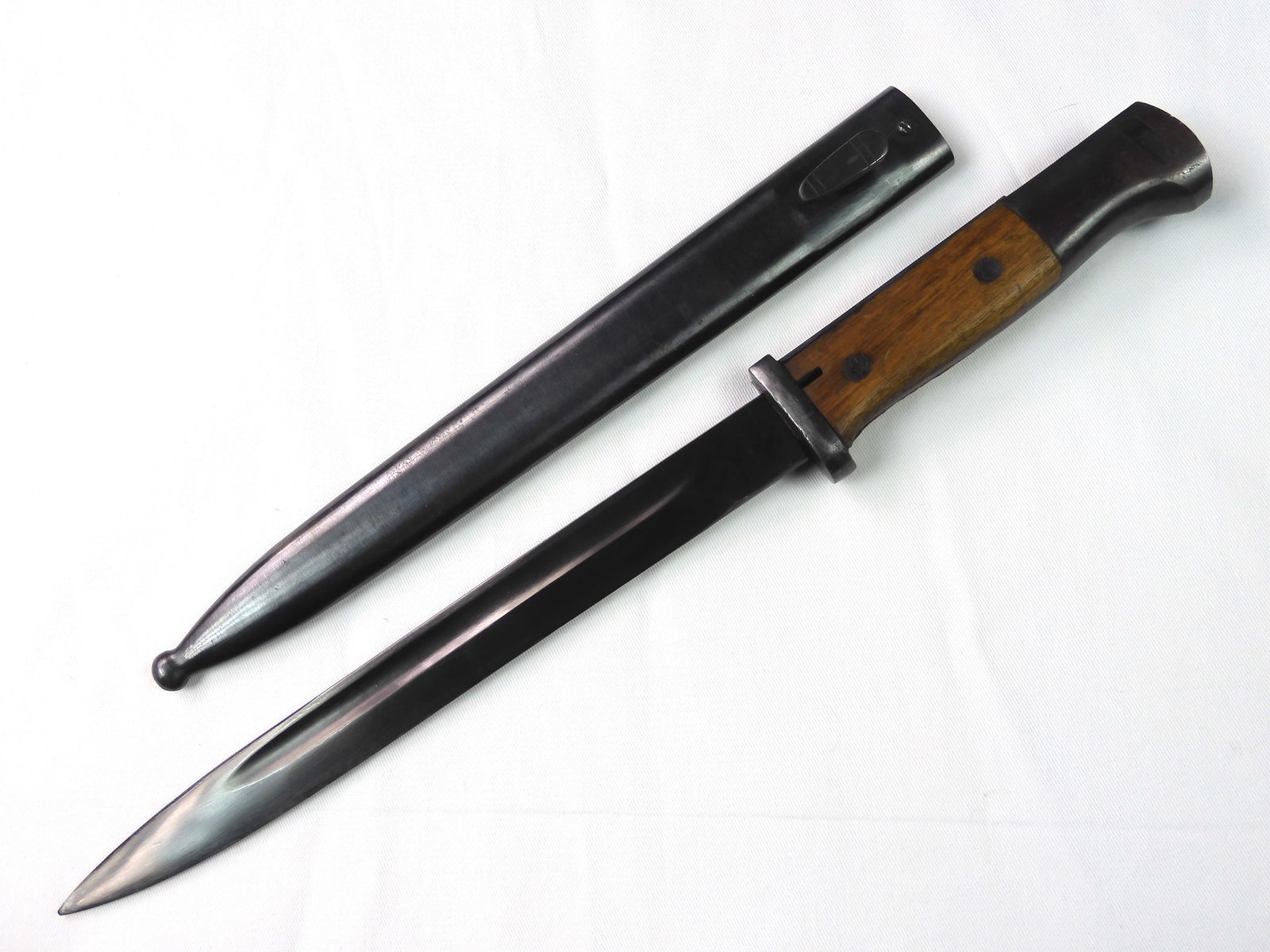 German WW2 Mauser K98 Commercial Police Bayonet Knife: German WW2 Mauser K98 Commercial / Police Bayonet with Scabbard. Solid. Push-button works. 15 1/8" long with 9 7/8" blade.