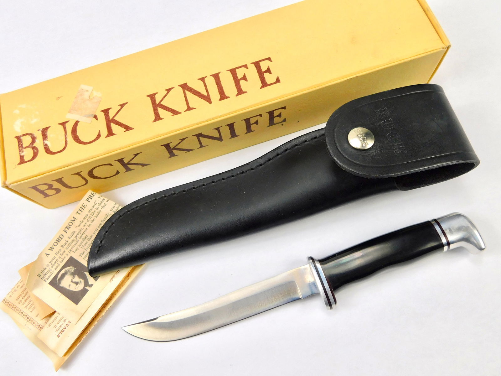 RARE Vintage US 1973-85 Pre Date Code BUCK 105 Pathfinder Knife: Vintage US 1973-85 Pre Date Code BUCK 105 Pathfinder Knife with Leather Sheath and Box. New old stock. The knife is solid, with no loose parts. Size: 9 1/8" total length, the blade is 5".