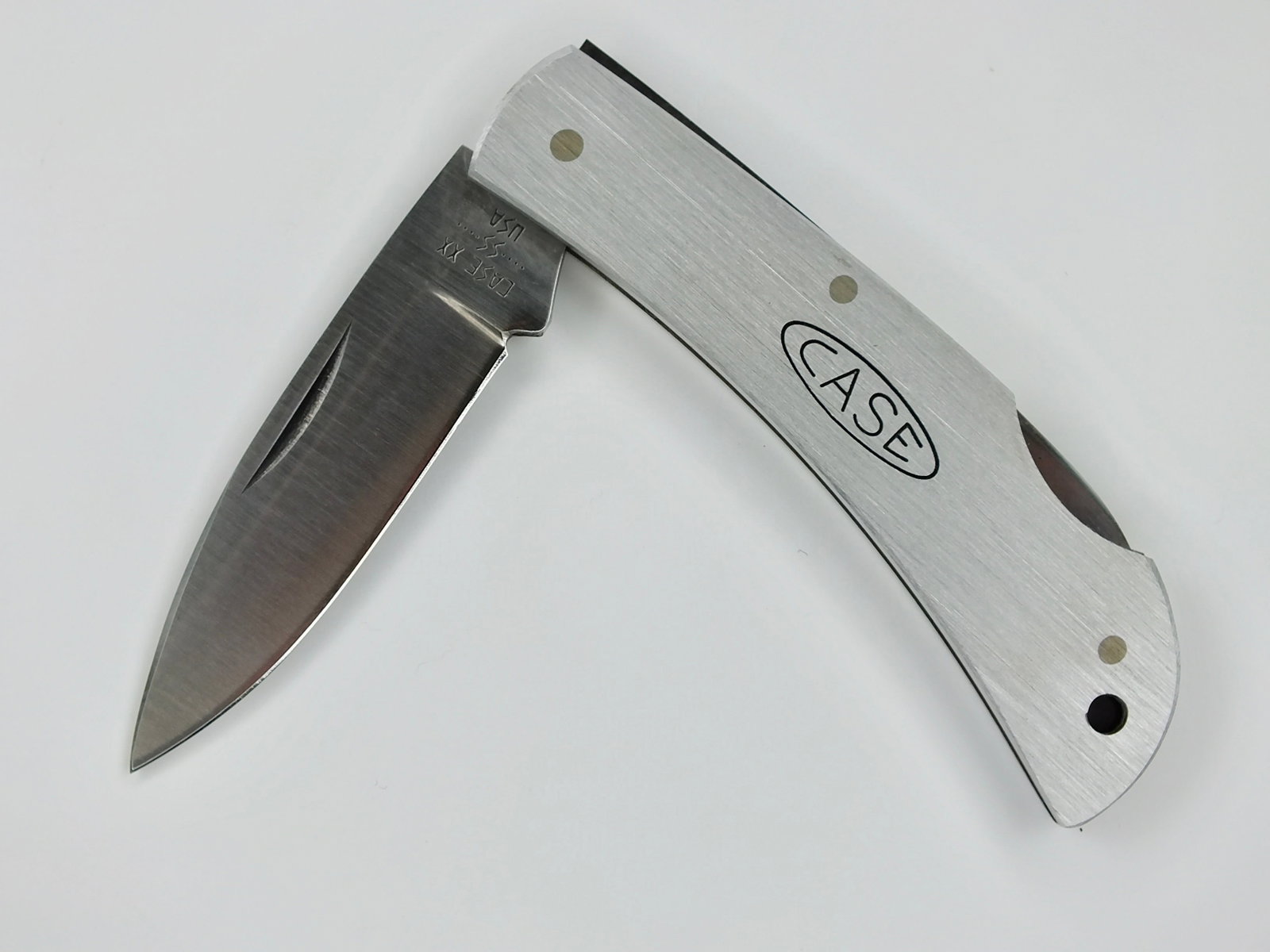 8 Dot 1982 Case XX SS 1986 Stainless M1051 Folding Pocket Lockback Knife w/ Box: 8 Dot 1982 Case XX SS 1986 Stainless M1051 Folding Pocket Lockback Knife w/ Box. Folding Pocket Knife with Box. Measurements pictured. Conditions pictured.