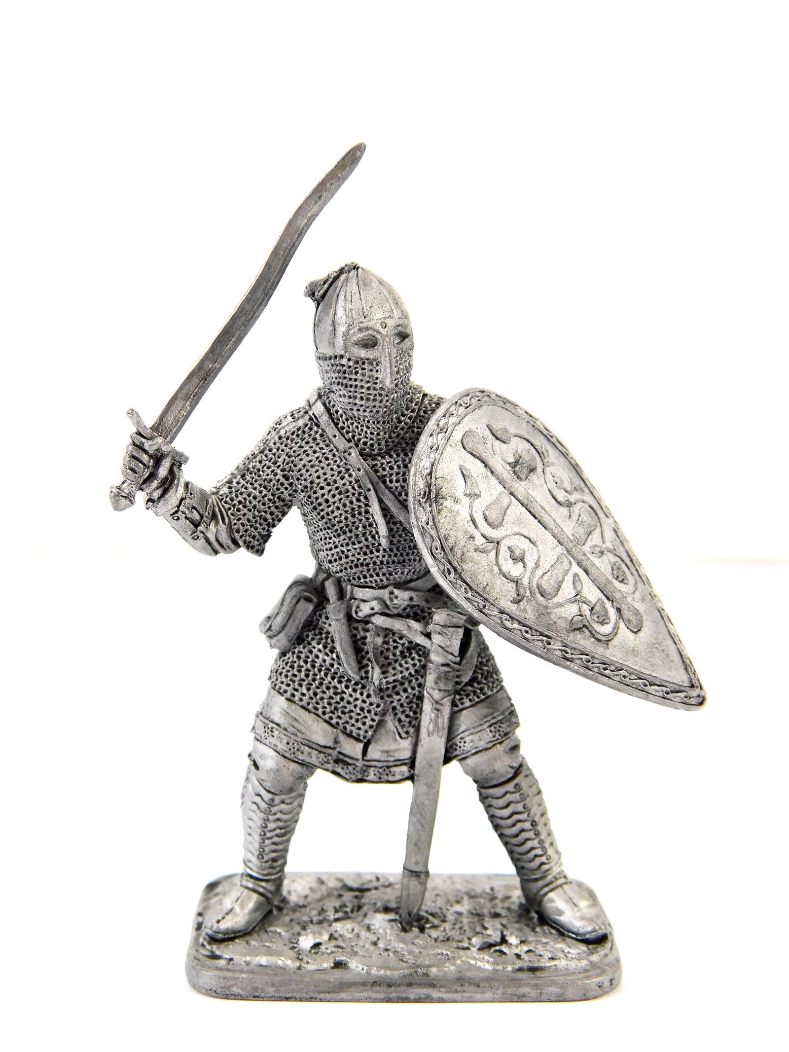 1970 European EK Castings Unpainted Tin Toy Soldier 13C Russian Warrior Combatant Figurine: Vintage 1970s European EK Castings Unpainted 1:32 Scale Tin Toy Soldier Model M275, 13th Century Russian warrior-combatant, marked.