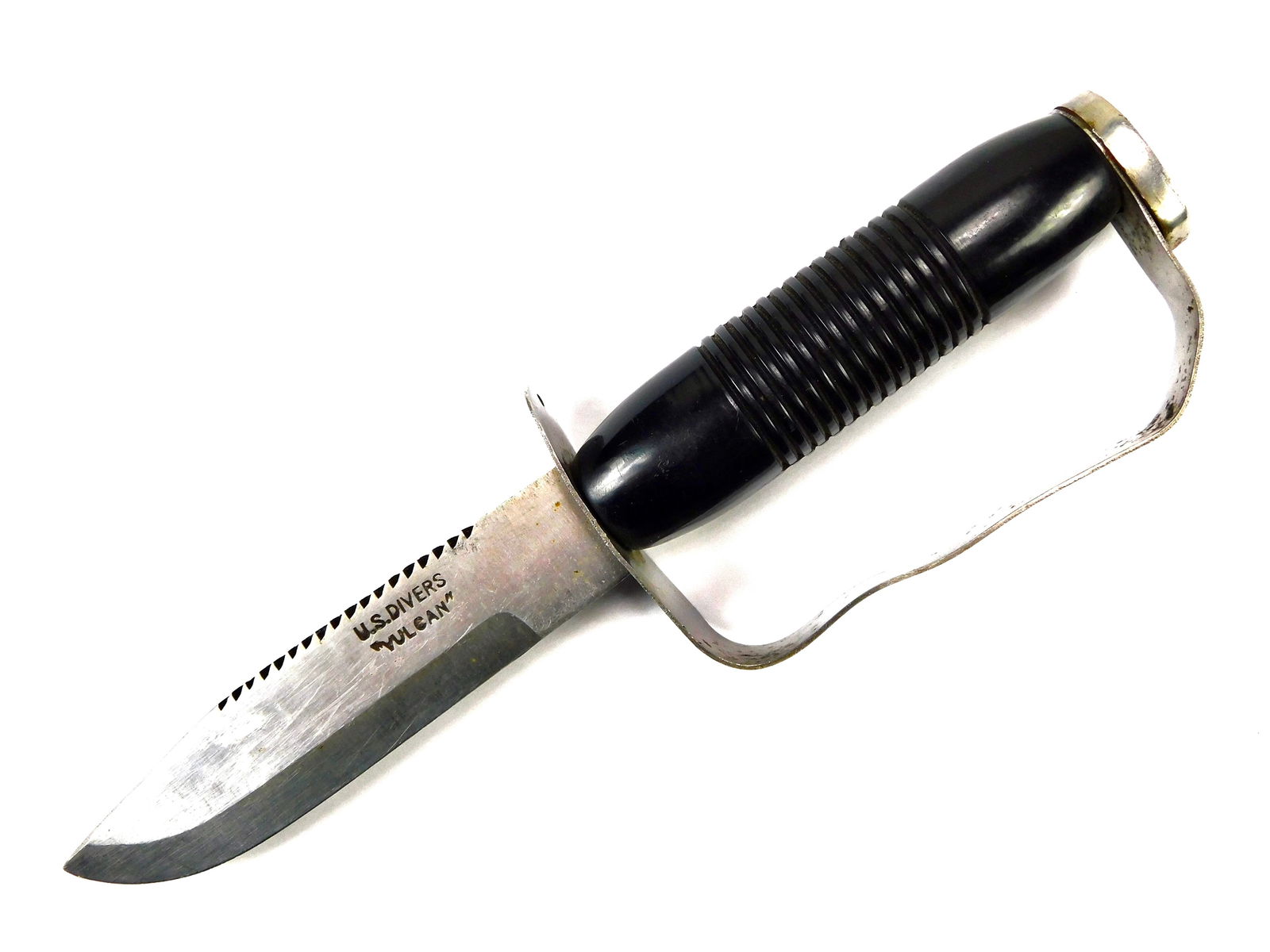 US Vietnam War Vulcan Diver's Diver Diving Knife: US Vietnam War Vulcan Diver's Knife. No sheath. The hilt is loose. 9 3/4" total length. The blade is 5 1/8". LiveAuctioneers is currently displaying only their own expensive shipping options. However,