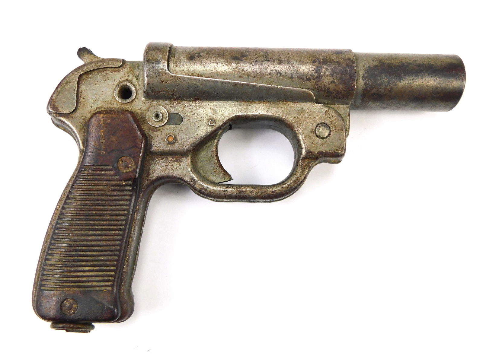 German Germany WW2 Flare Gun: German WW2 Flare Gun. In very good fully functioning condition. No international shipping for this item.