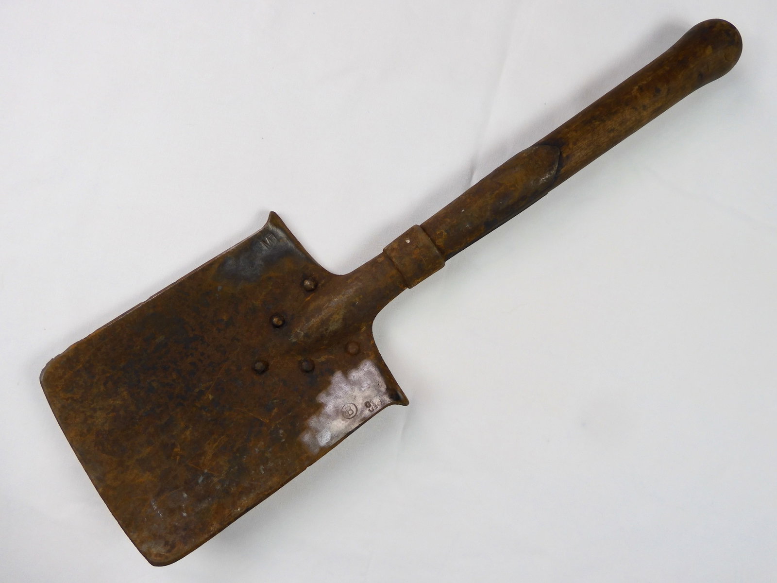 Imperial Russian WW1 1915 Entrenching Tool Shovel: Imperial Russian WW1 1915 Entrenching Tool. Measurements are pictured. LiveAuctioneers is currently displaying only it's own expensive shipping options. However, we offer reasonably priced in-house sh