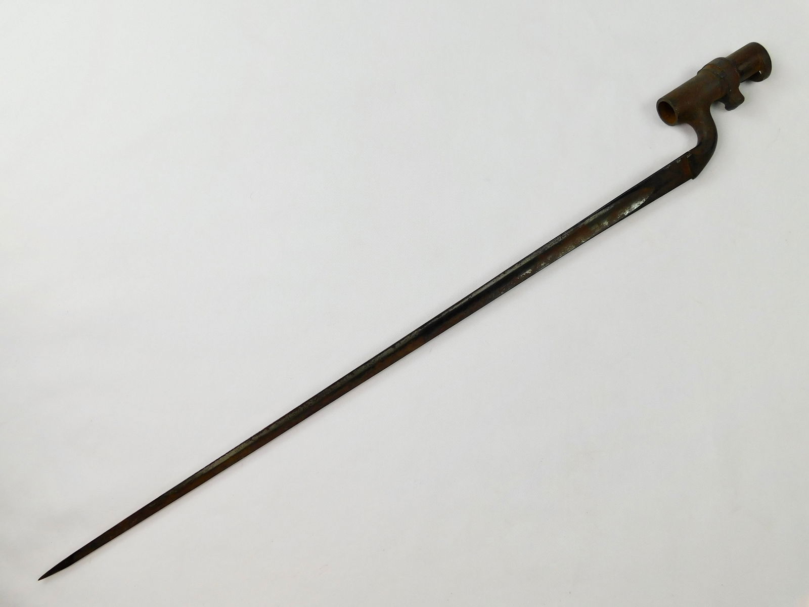 British English Antique pre WW1 Socket Bayonet: British pre WW1 Socket Bayonet. No scabbard. The mounting ring is stuck. 25 1/8" total length. The blade is 22".LiveAuctioneers is currently displaying only it's own expensive shipping options. Howeve