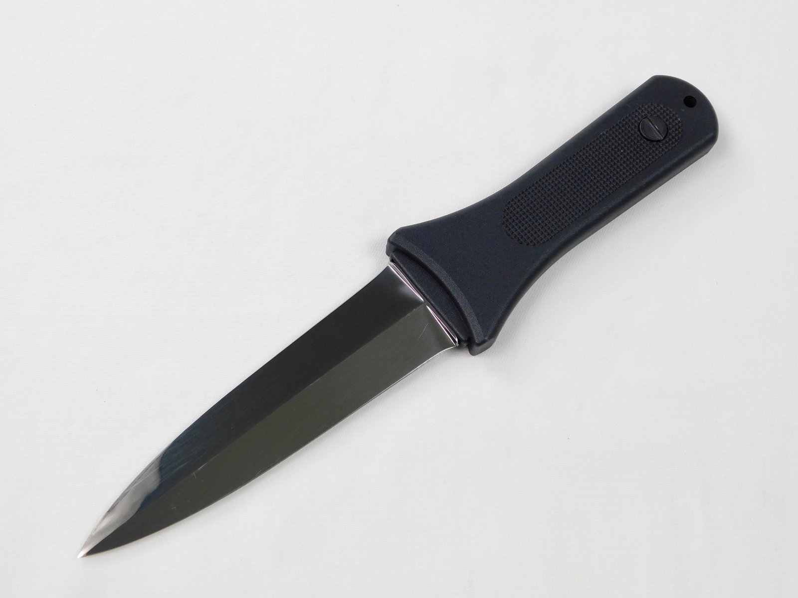 US A.G. Russell Boot Fighting Knife: US A.G. Russell Boot Fighting Knife. With scabbard. Tight, no loose parts. Knife is 10" long with 5 1/8" blade. LiveAuctioneers is currently displaying only it's own expensive shipping options. Howeve