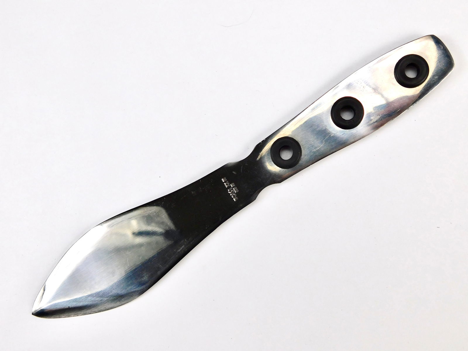 US 1990 Vintage Case XX Tested Sport Throwing Knife: Vintage US 1990 Case XX Tested Throwing Knife. No sheath. Size: 8 3/4" total length. LiveAuctioneers is currently displaying only its own expensive shipping options. However, we offer reasonably price