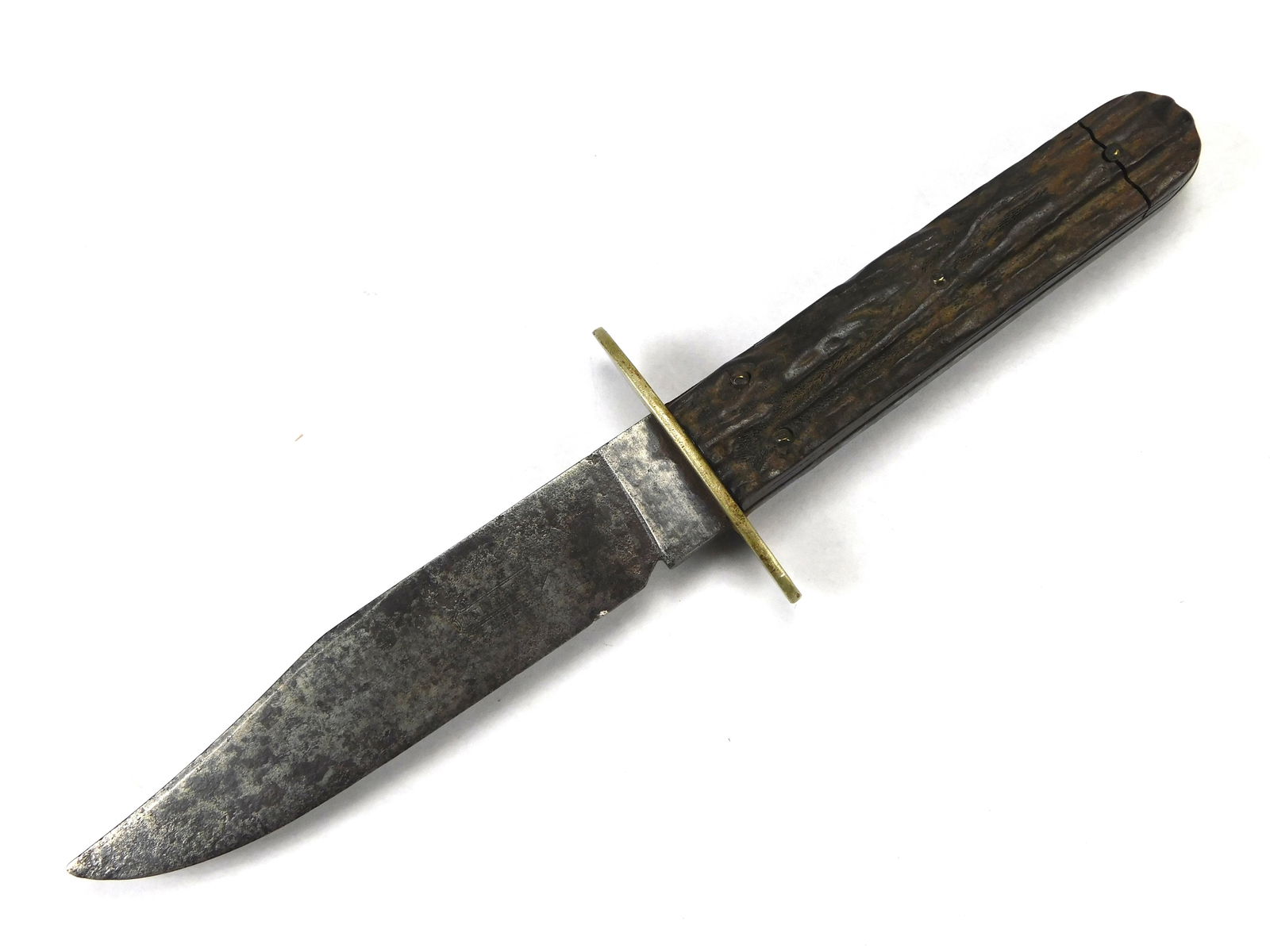 Antique LF&C Universal Hunting Knife Stag Handle: In-House Shipping. This is an antique US-made hunting knife by Landers, Frary & Clark, marked “Universal,” a line known for quality cutlery in the early 20th century. The knife measures approx