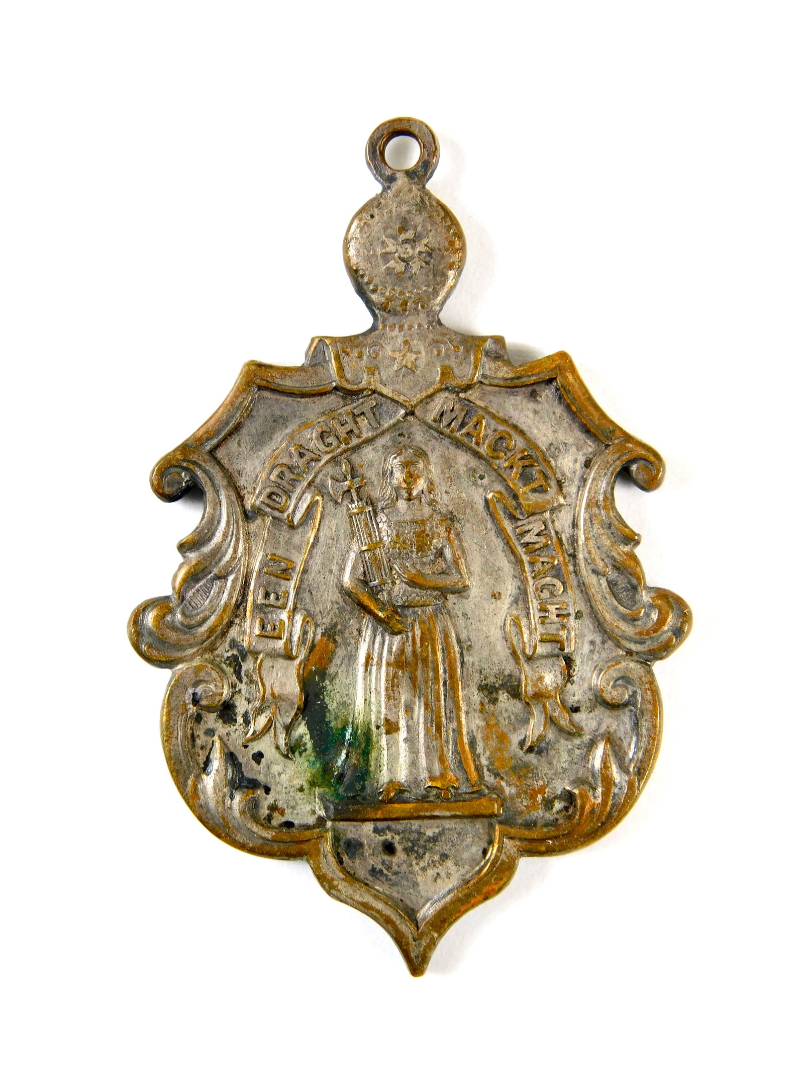 1866 City of Brooklyn Civil War Veterans Medal Dutch Motto Een Dracht Maakt Macht: In-House Shipping. 1866 City of Brooklyn Civil War veterans medal with soldier standing and inscription Presented by the City of Brooklyn to one of its veterans dated 1866, reverse with female figure 