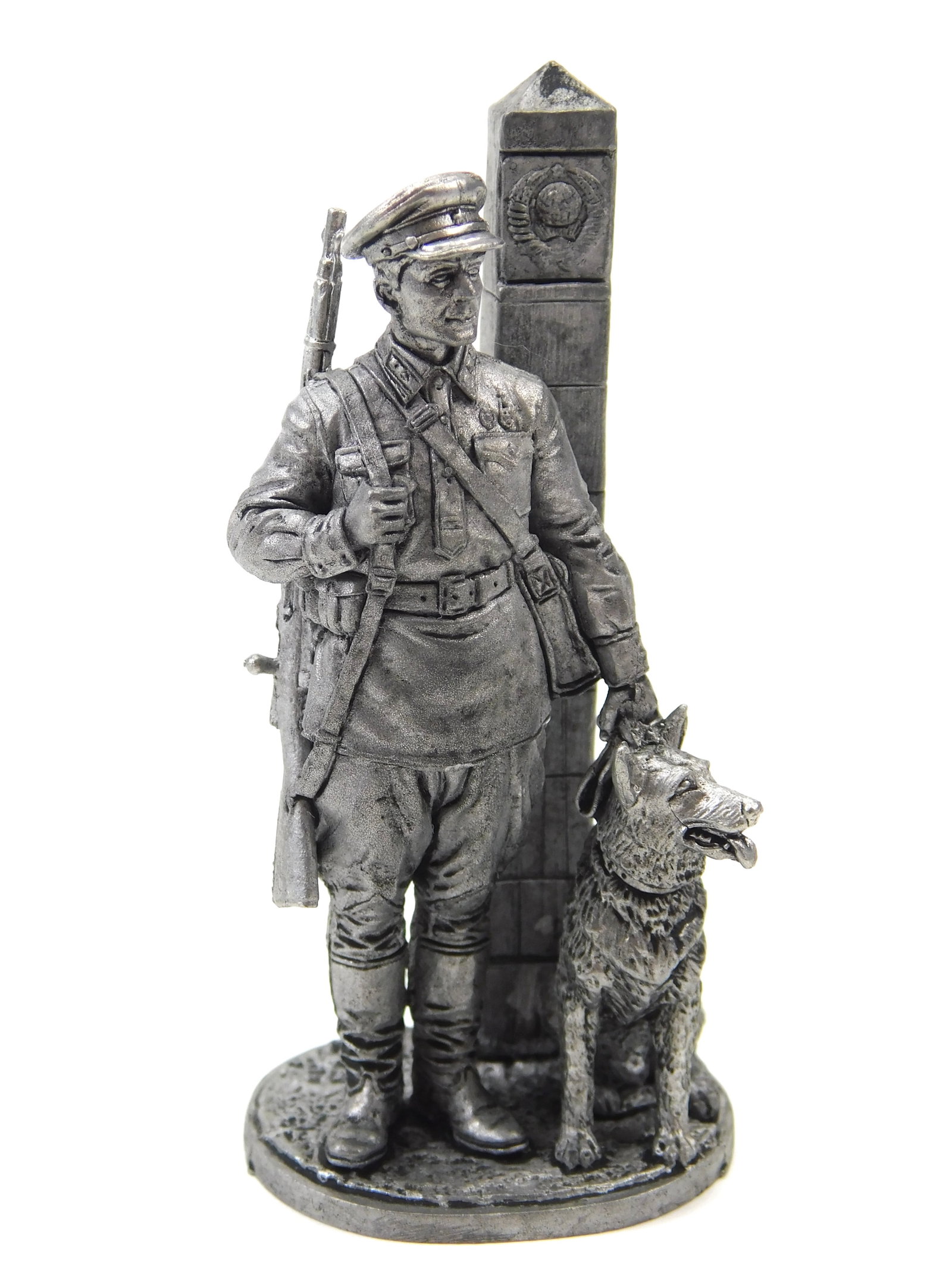 1970 European EK Castings Unpainted Tin Toy Soldier USSR Junior Sergeant NKVD Border Troops Dog WW2: Vintage 1970s European EK Castings Unpainted 1:32 Scale Tin Toy Soldier, USSR Junior Sergeant of the NKVD Border Troops with a Dog, 1941, marked on the top and bottom.