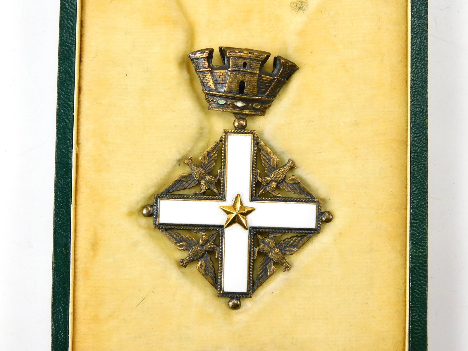 Vintage Italian Italy MERIT Enameled Cross Order Medal Badge w/ Box (1 of 10)