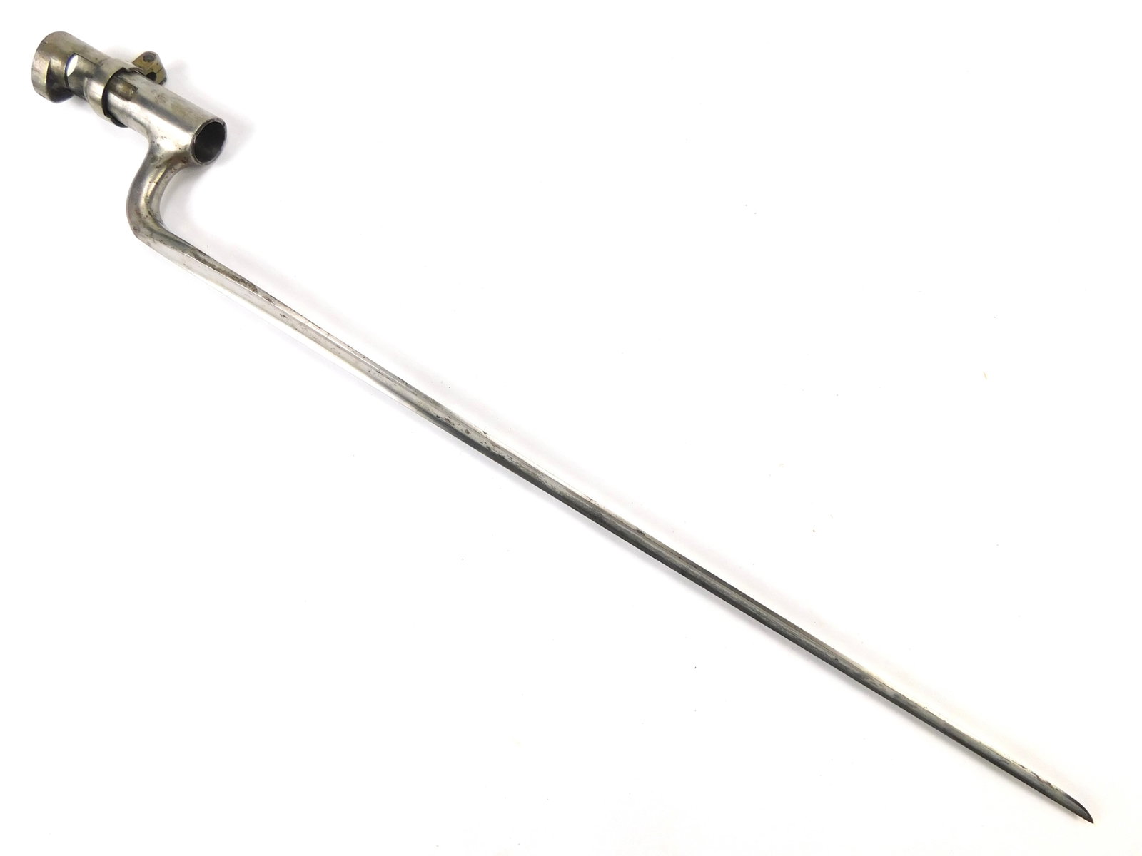 Antique US Spanish American War Model 1873 Socket Bayonet: US Spanish-American War Model 1873 Socket Bayonet. No scabbard. Cracked, pictured. The lock ring is loose. 21" long with an 18" blade.