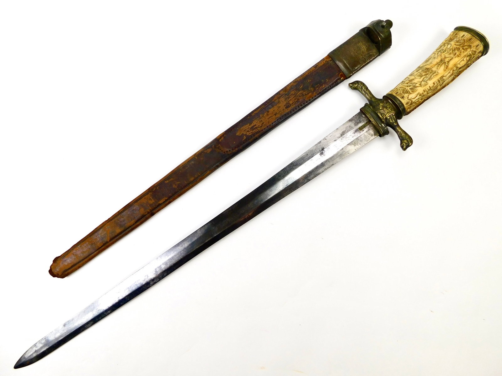 Antique 18 -19 Century German Germany Carved Horn Dog Head Hunting Sword Dagger: Antique Late 18 - Early 19 Century German Hunting Sword. Carved stag handle with scabbard (missing lower fitting). Handle parts are a little loose. 25 3/4" total length. The blade is 20".