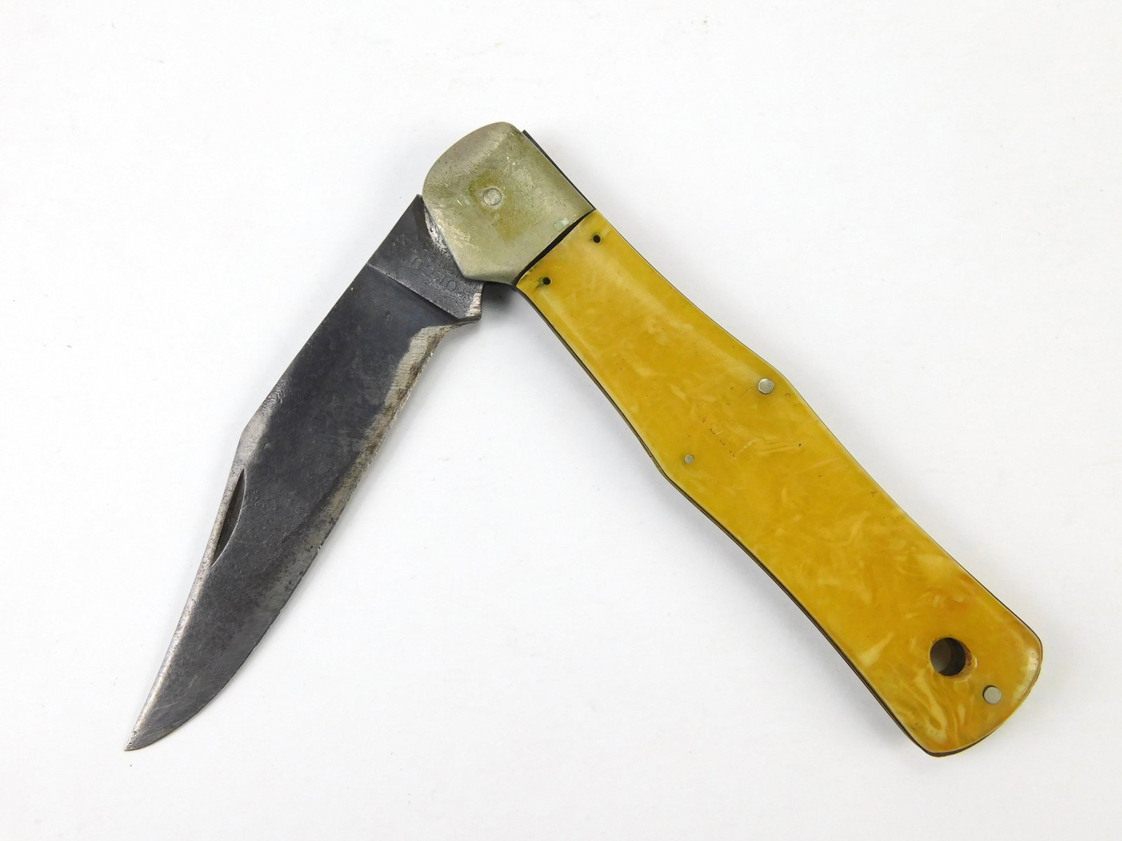 RARE US Antique 1911-20 OLCUT United Cutlery KA-BAR Folding Pocket Knife: RARE US 1911-20 OLCUT United Cutlery KA-BAR Folding Pocket Knife. Snaps both ways. Blade is wobbly when open. Measurements are pictured.
