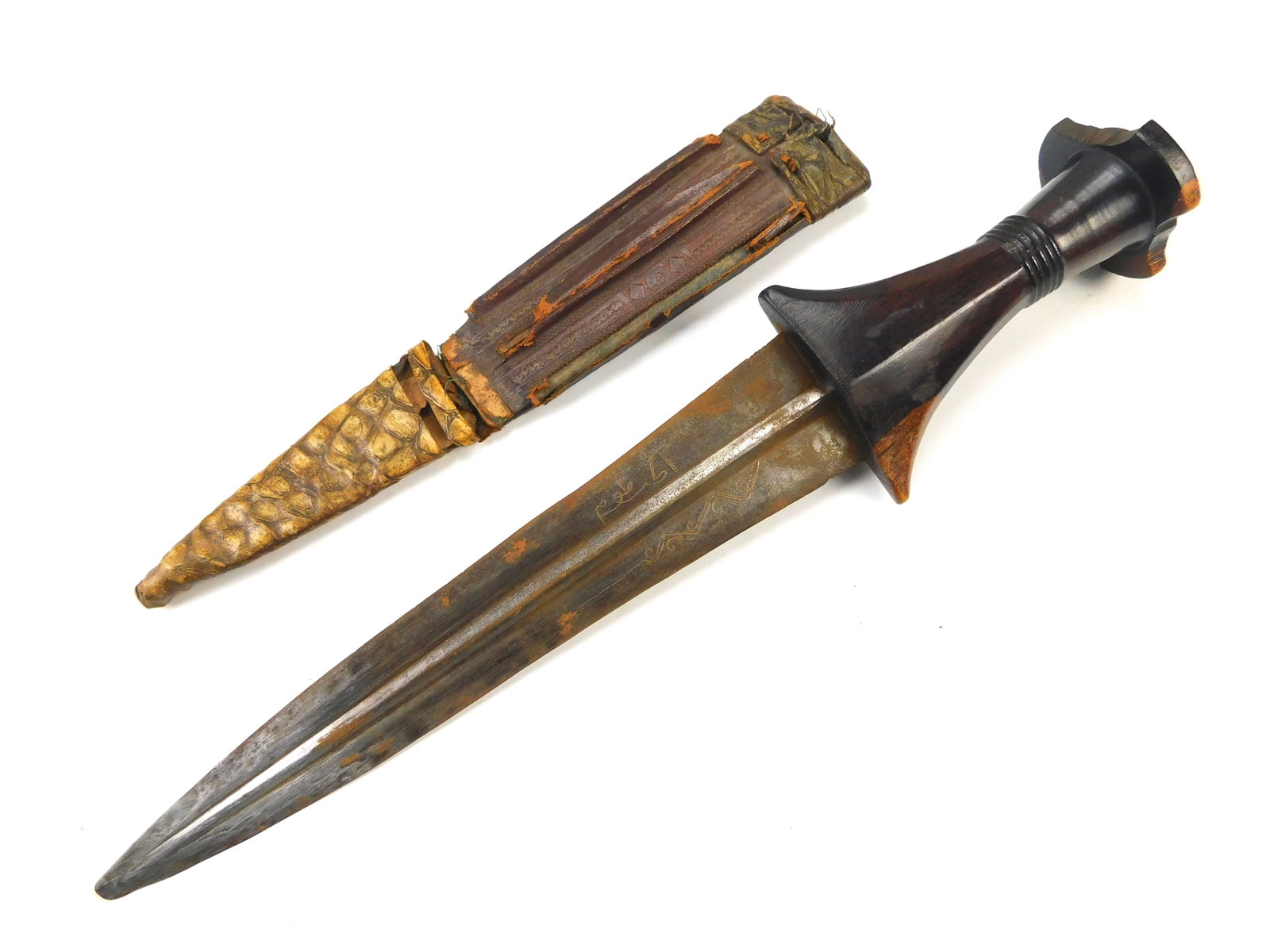Vintage Antique African Africa Hunting Fighting Knife Dagger w/ Scabbard (1 of 16)