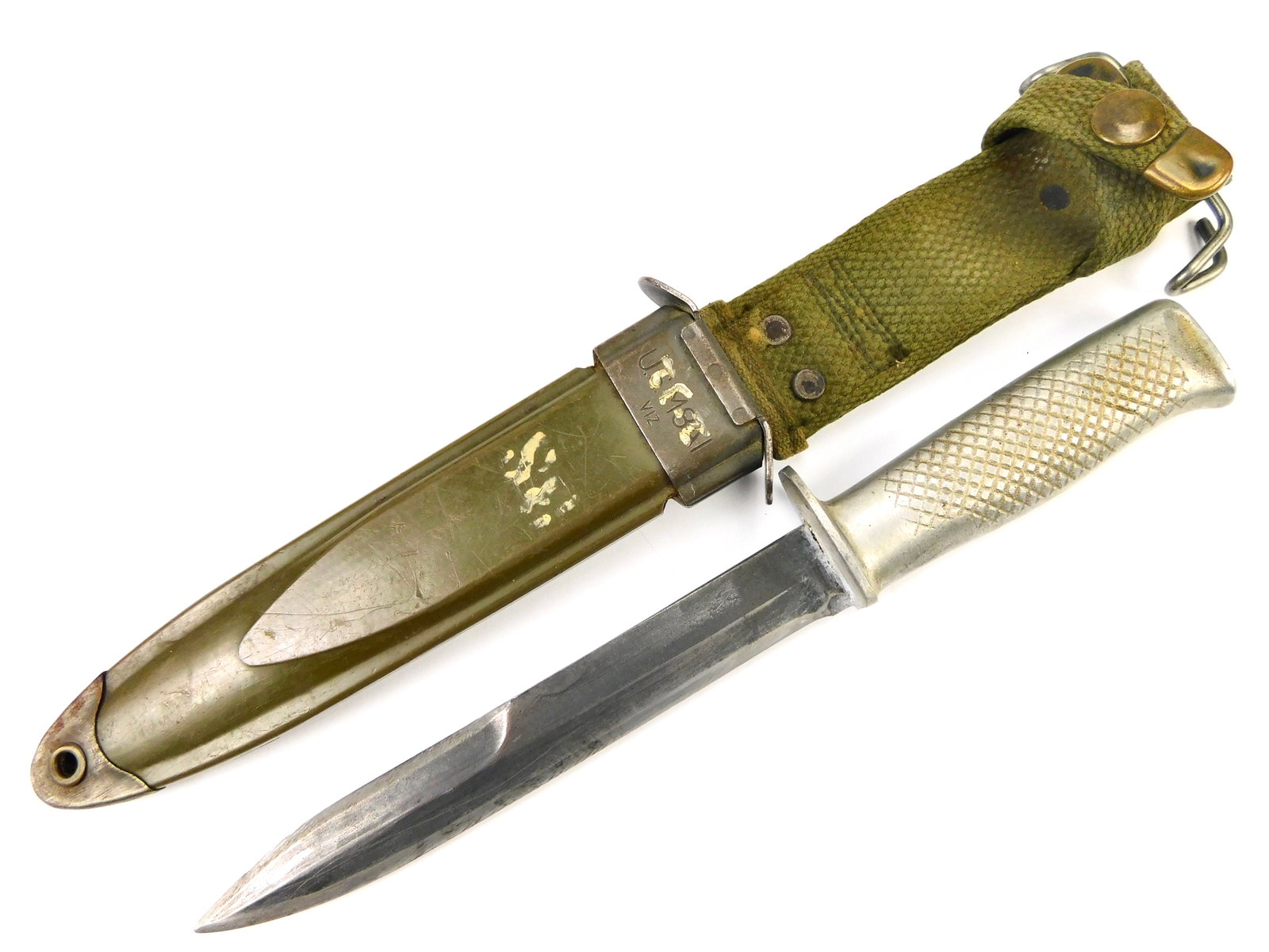 US Vietnam Era Vintage MILPAR Fighting Knife & Scabbard: US Vietnam Era MILPAR Fighting Knife with Scabbard. Cross guard is damaged (pictured). Size: 10 3/4" total length, blade is 6 5/8".