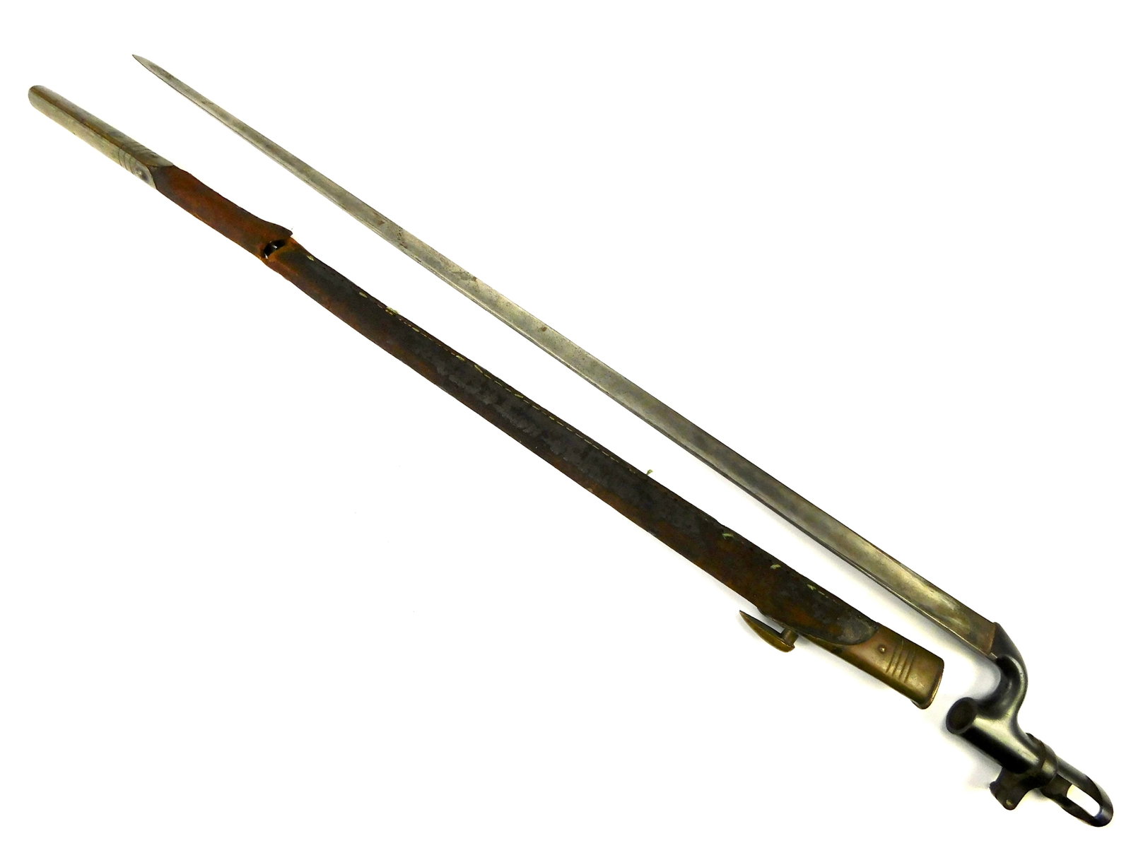 British English Antique WW1 Socket Bayonet w/ Scabbard (1 of 17)