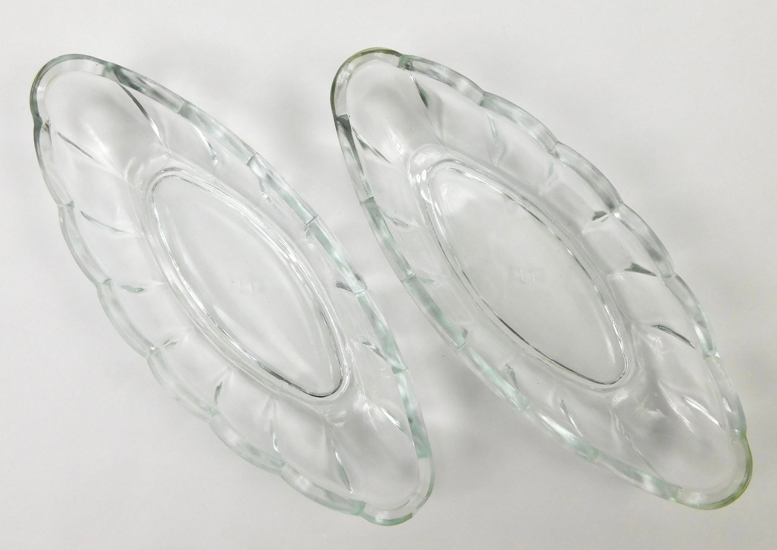 Pair Vintage Heisey Clear Glass Scalloped Banana Split Dishes Diamond H (1 of 7)