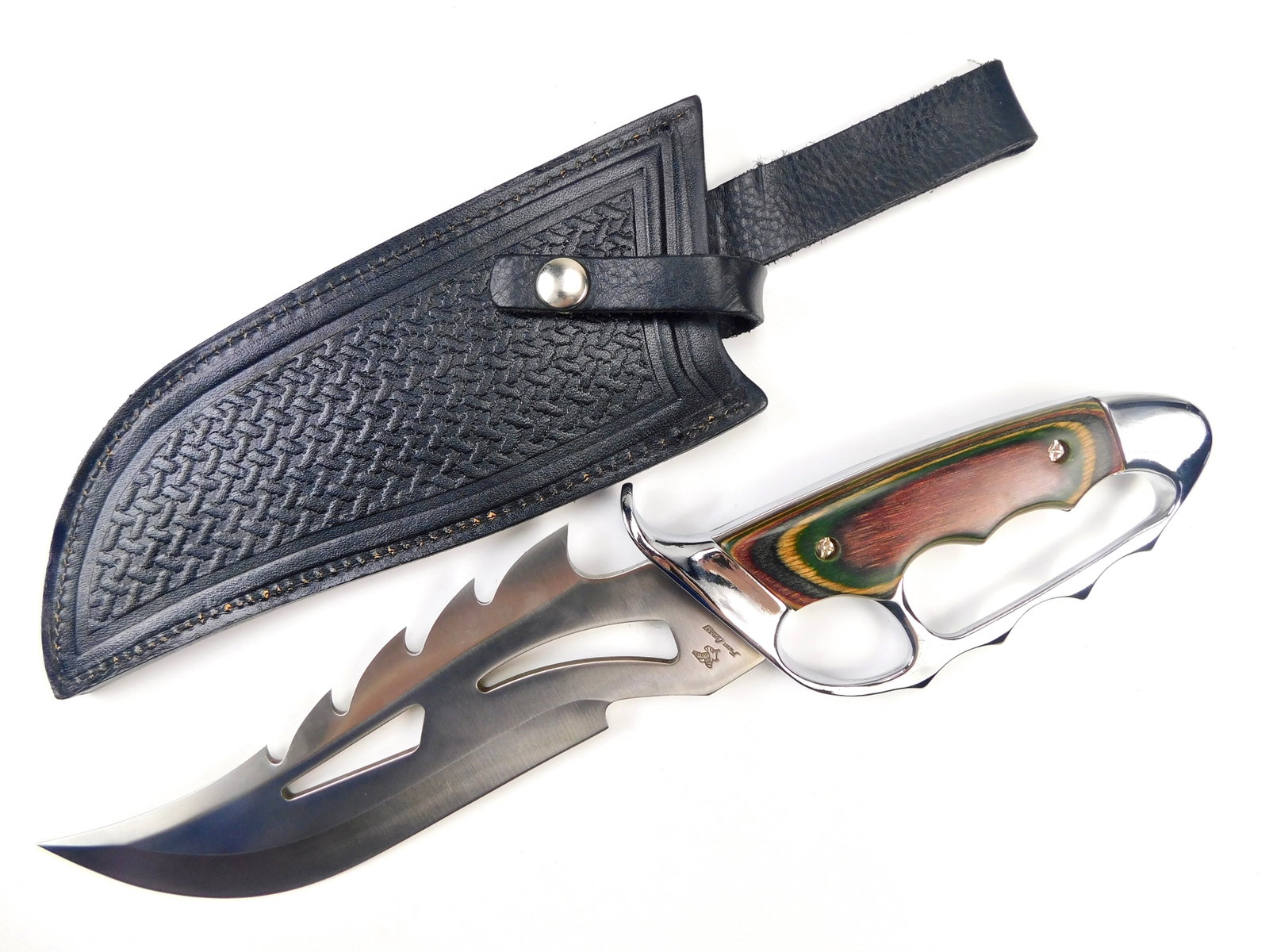 Frost Cutlery Large Bowie Fighting Knuckle Knife Leather Sheath 15": In-House Shipping. Frost Cutlery large Bowie fighting knuckle knife featuring a distinctive 9" blade with cutout design, decorative notched detailing and an integrated multi-finger metal knuckle guard